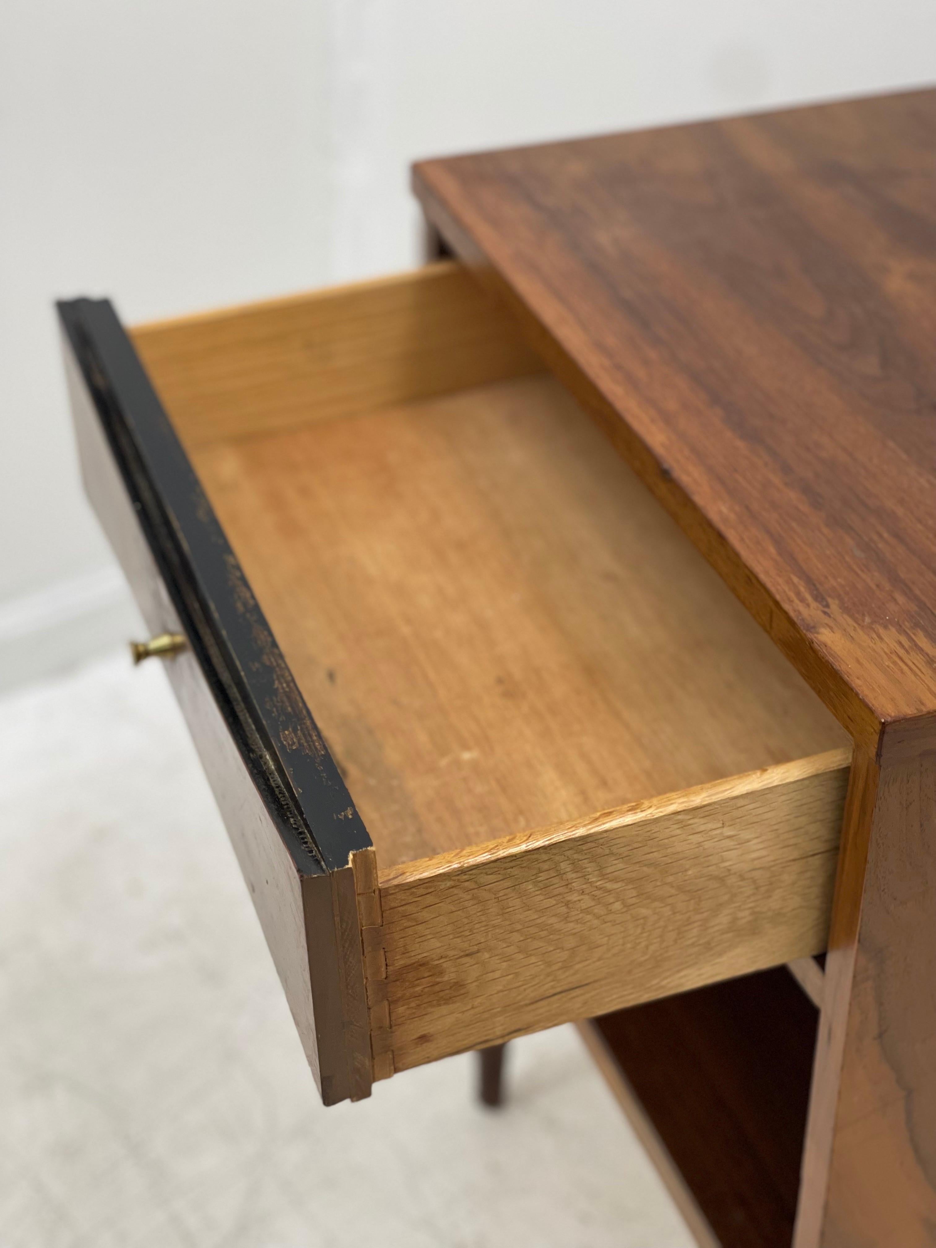 Late 20th Century Vintage Mid-Century Modern End Table Dovetail Drawer For Sale