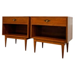 Vintage Mid-Century Modern End Table Set mit Diamant-Parkett Akzent Inlay.