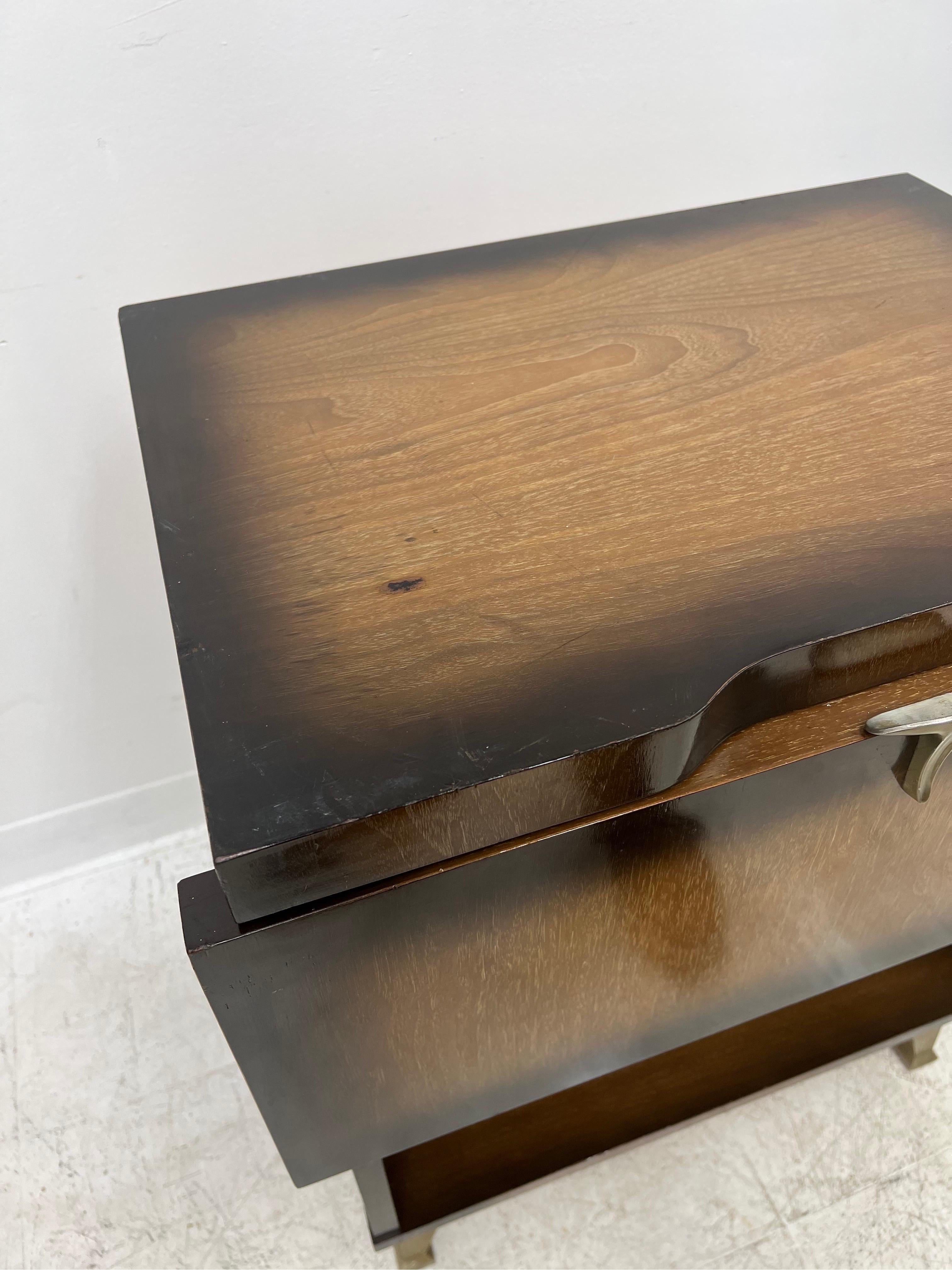 Wood Vintage Mid-Century Modern End Table Stand  For Sale