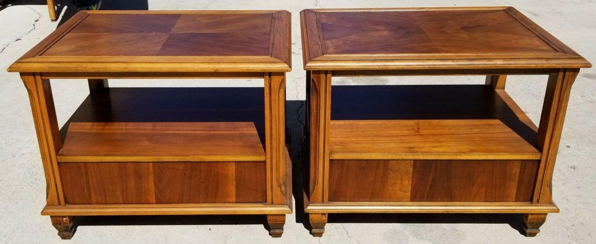 Vintage Mid-Century Modern End Tables (Moderne der Mitte des Jahrhunderts) im Angebot