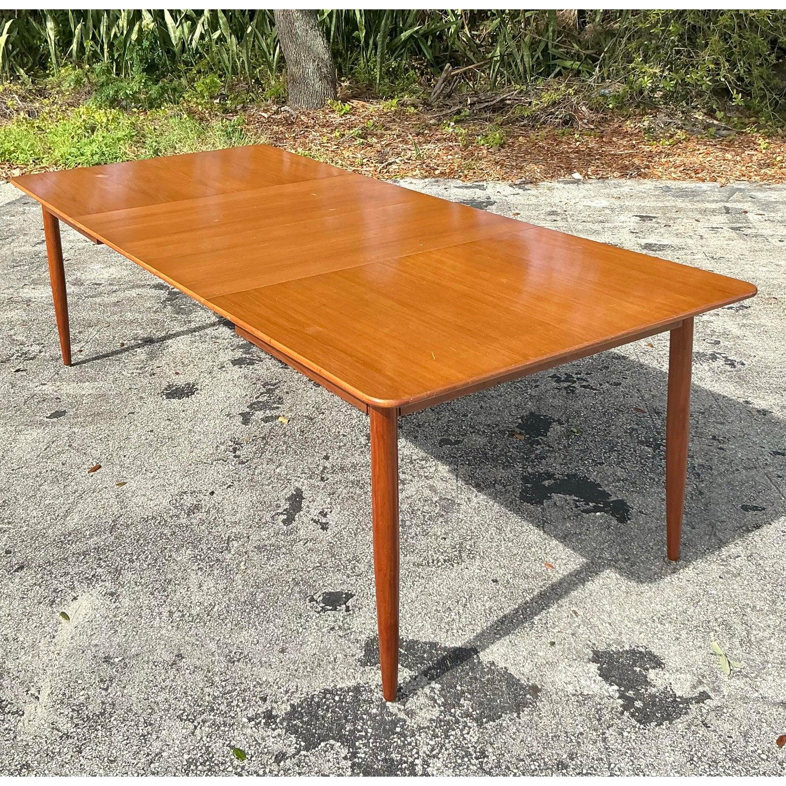 Vintage Mid-Century Modern Ausziehbarer Esstisch (amerikanisch) im Angebot