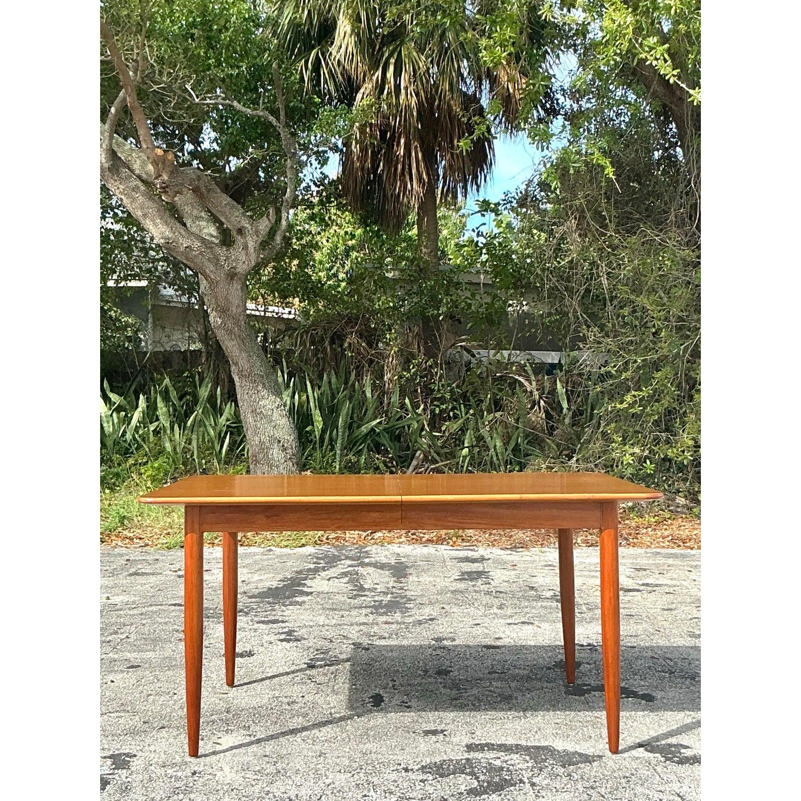 Vintage Mid-Century Modern Ausziehbarer Esstisch (20. Jahrhundert) im Angebot