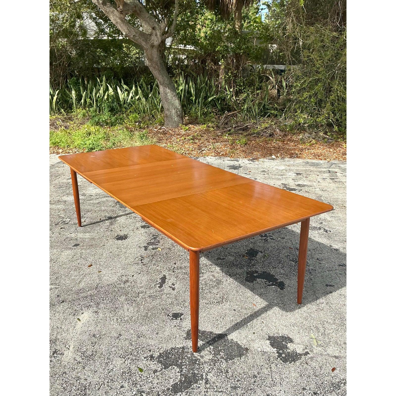 Vintage Mid-Century Modern Ausziehbarer Esstisch im Angebot 1