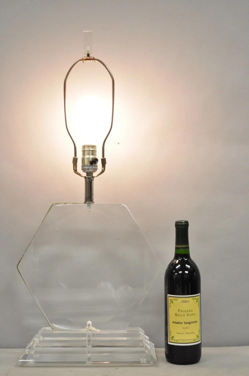 Vintage Mid Century Modern Faceted Hexagon Diamond Clear Lucite Table Lamp For Sale 6