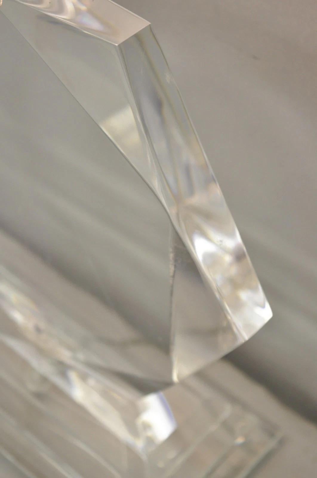 Unknown Vintage Mid Century Modern Faceted Hexagon Diamond Clear Lucite Table Lamp For Sale