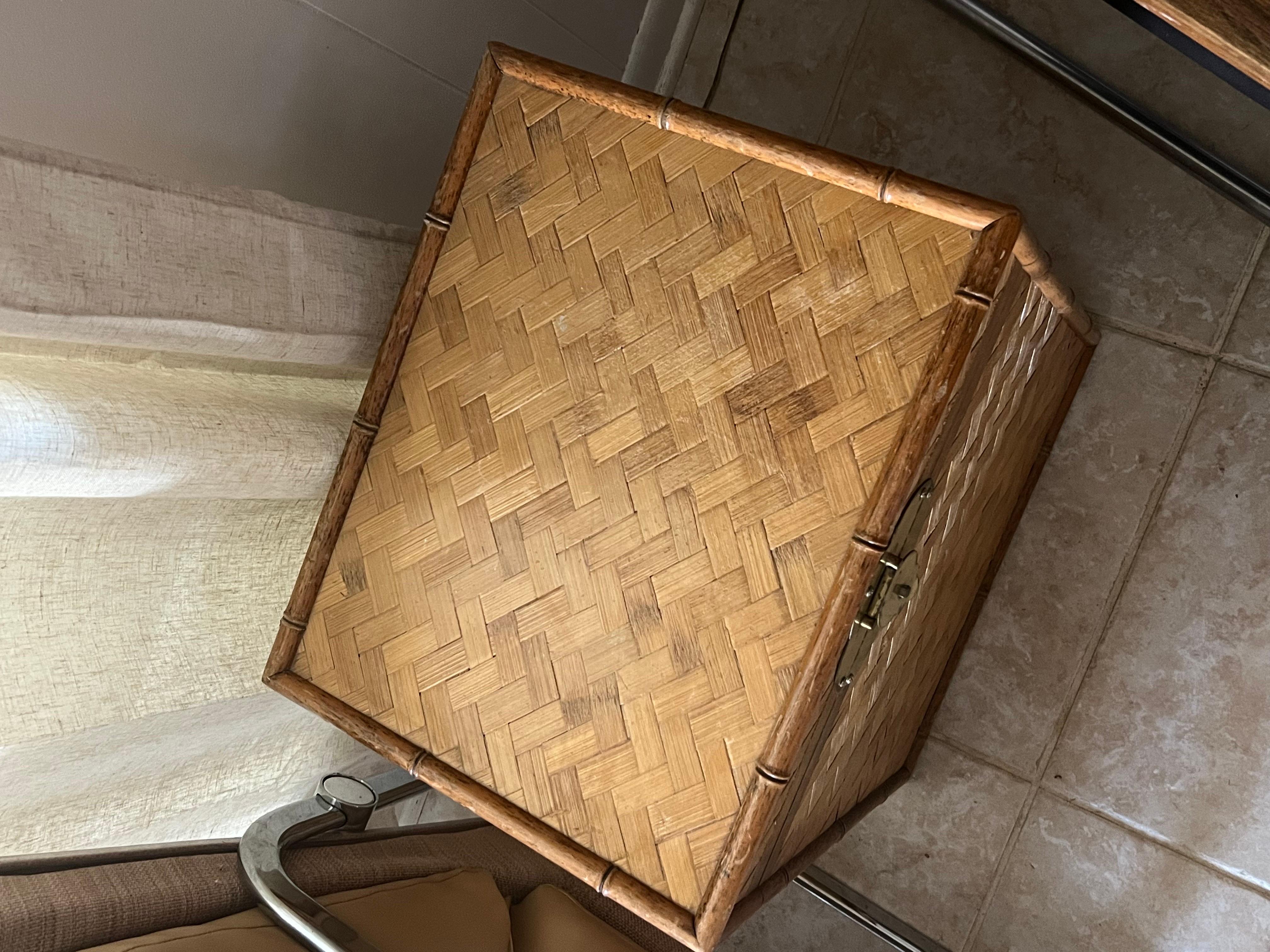 Vintage Mid-Century Modern Faux Bamboo Rattan Trunk with Brass Accents In Good Condition In Houston, TX