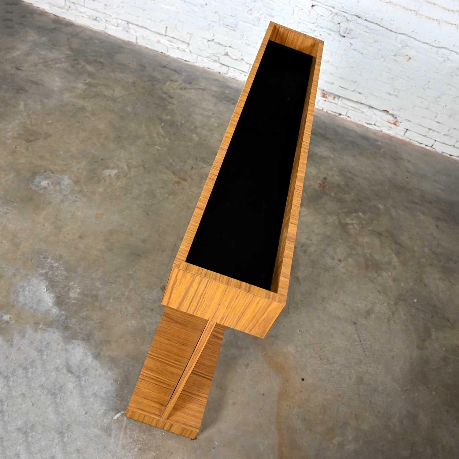 Mid-Century Modern-Raumteiler oder Pflanzgefäß aus Kunstholz mit Laminat im Angebot 3