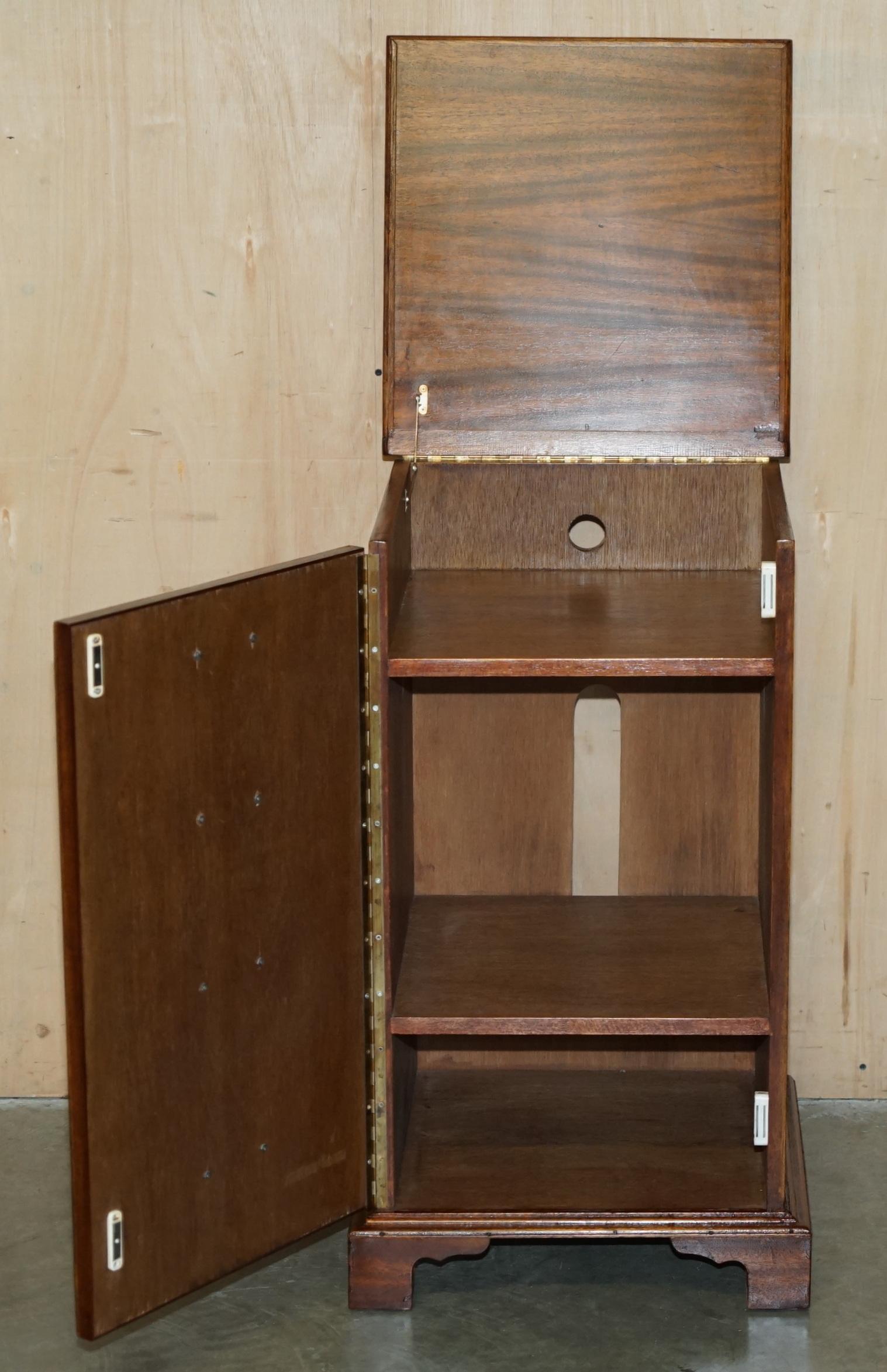 ViNTAGE MID CENTURY MODERN FLAmed HARDWOOD RECORD PLAYER media CABINET en vente 7