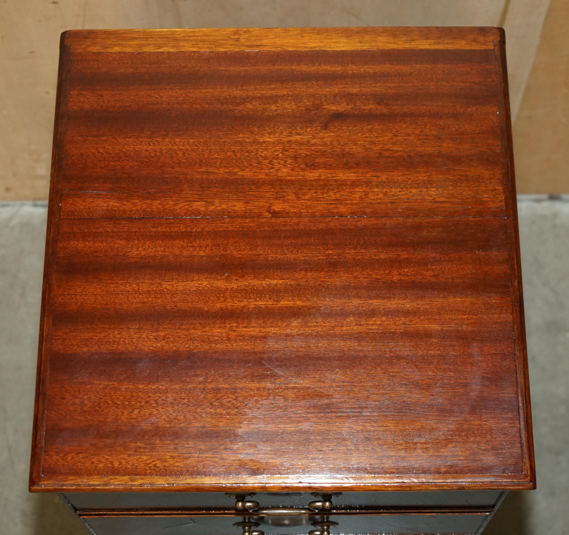 ViNTAGE MID CENTURY MODERN FLAmed HARDWOOD RECORD PLAYER media CABINET Bon état - En vente à West Sussex, Pulborough