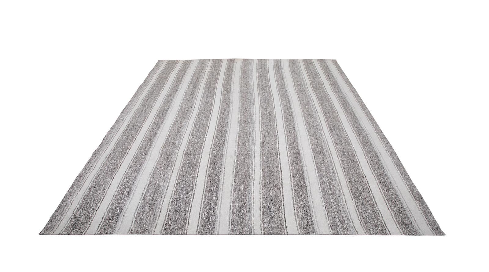 Hand-Woven Vintage Mid-Century Modern Flat-Weave Rug in Warm Grey and White Color For Sale