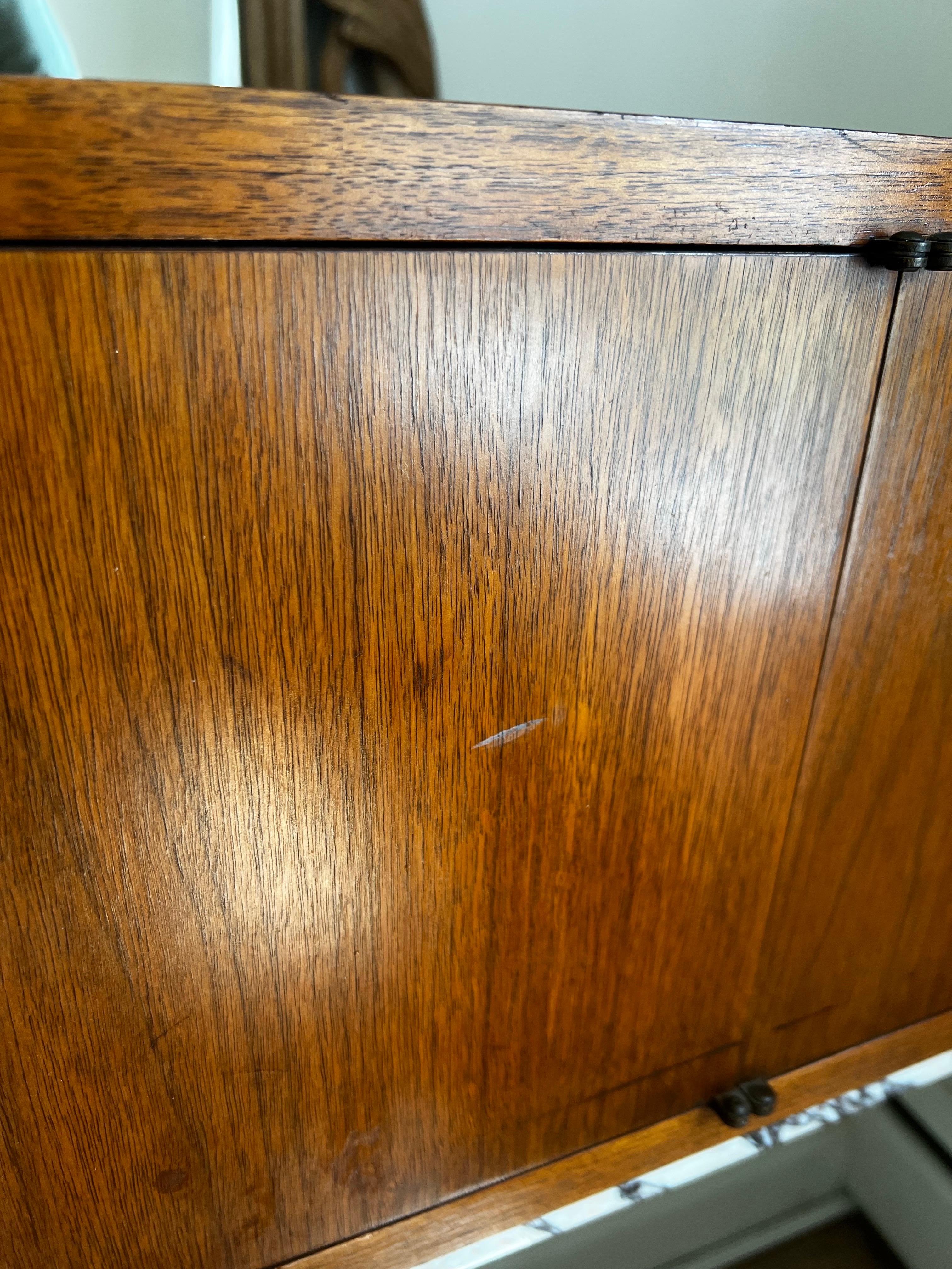 Vintage Mid Century Modern Schwebeschrank/Regal/Credenza aus Nussbaum im Angebot 6