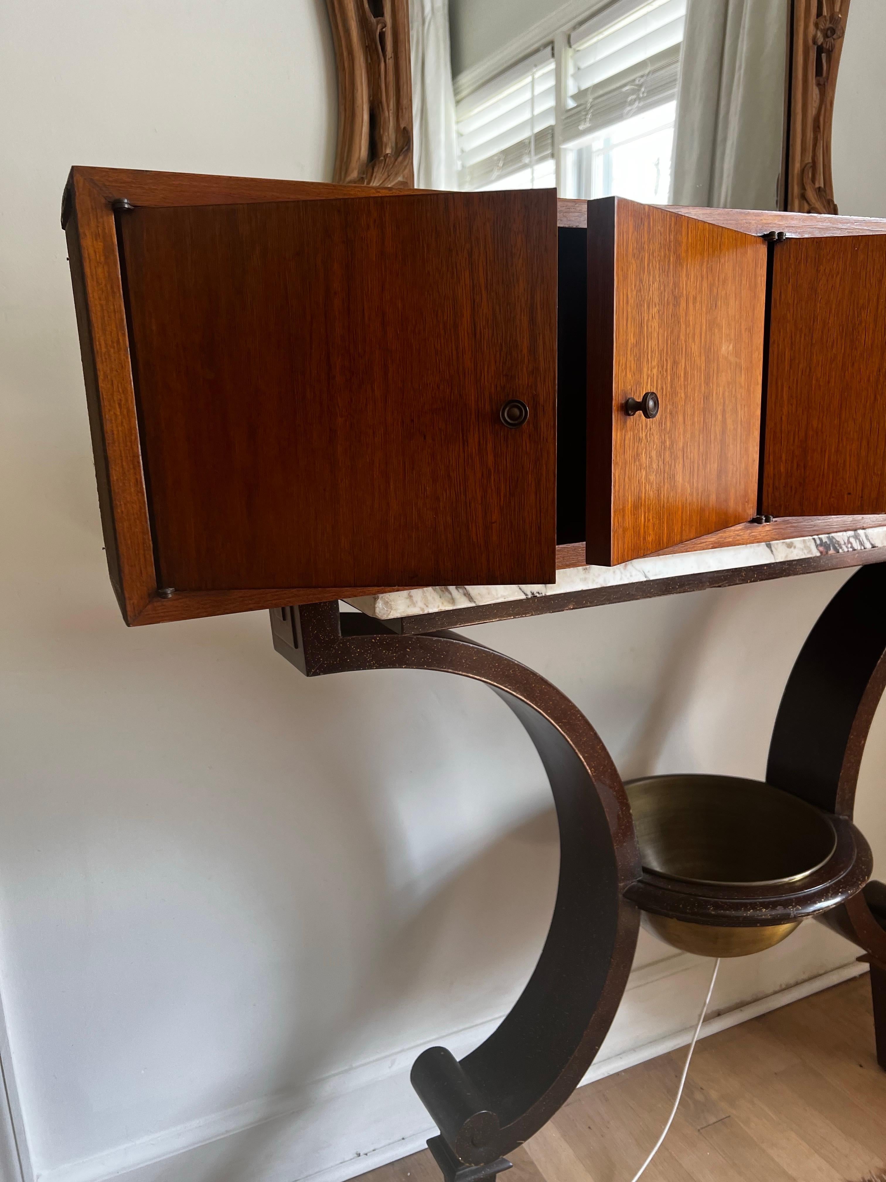 Vintage Mid Century Modern Schwebeschrank/Regal/Credenza aus Nussbaum im Angebot 7
