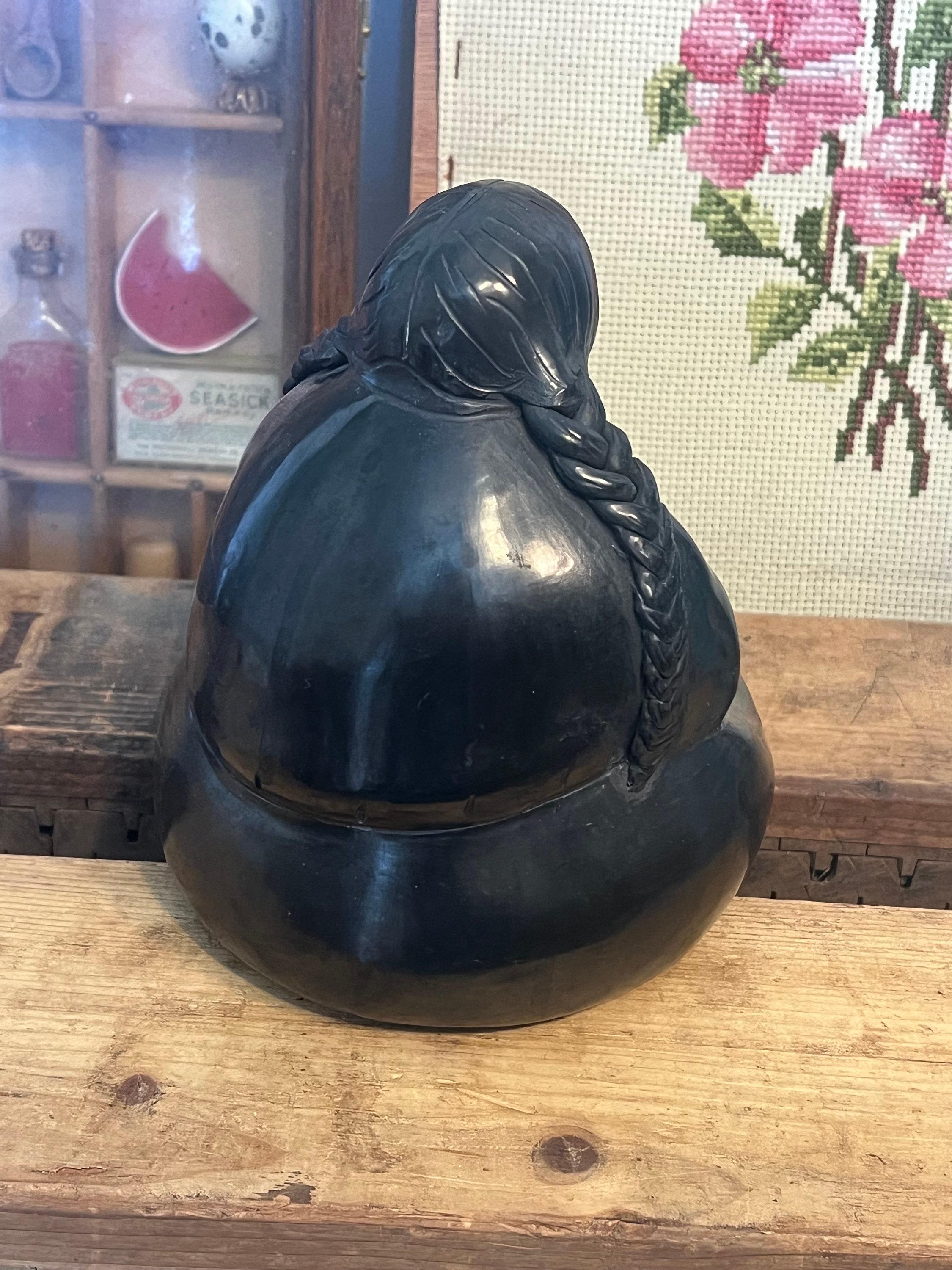 Late 20th Century Vintage Mid Century Modern Floral Regal Cultural Heritage Handmade Statue For Sale