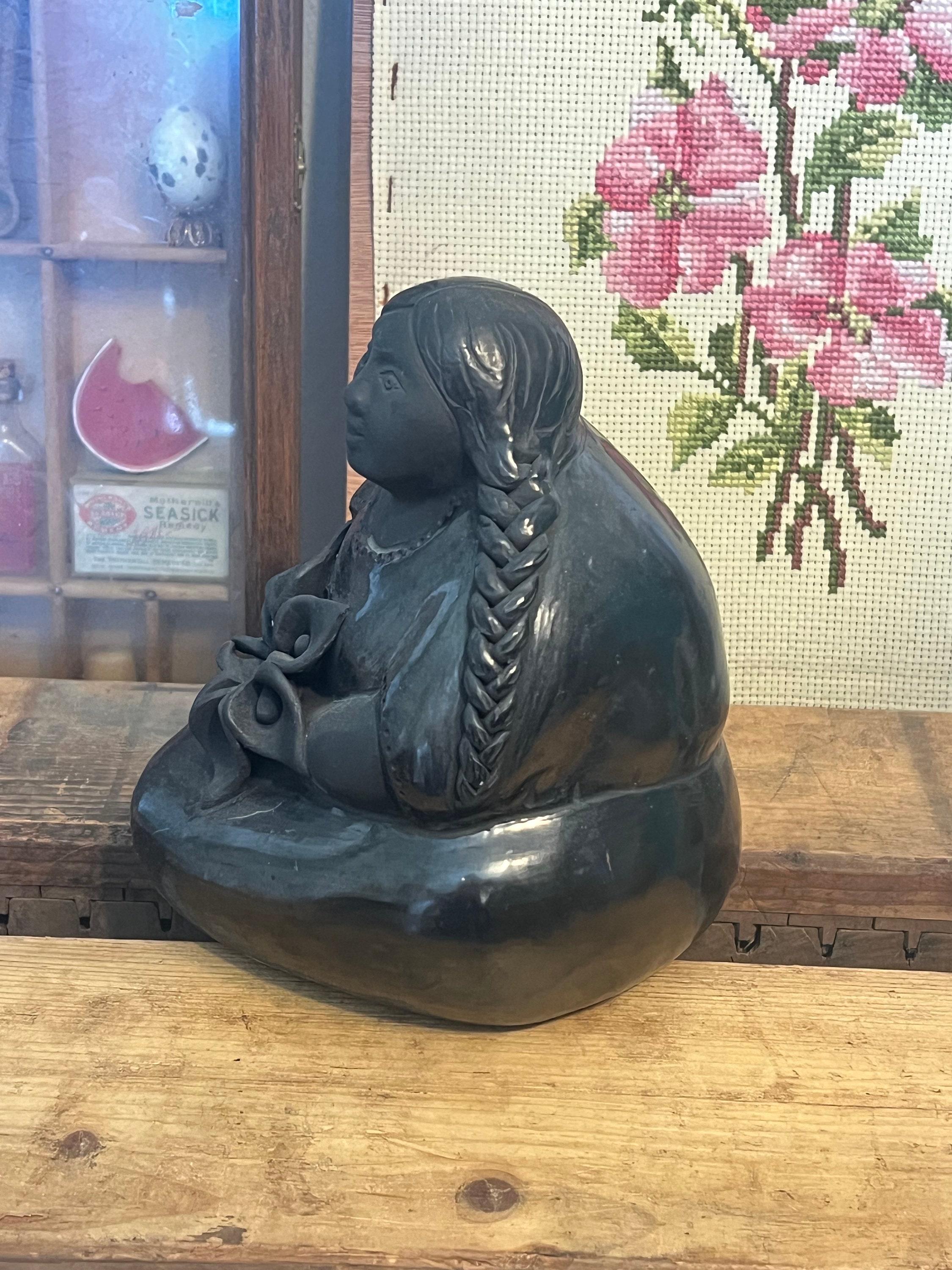 Vintage Mid Century Modern Floral Regal Cultural Heritage Handmade Statue For Sale 1