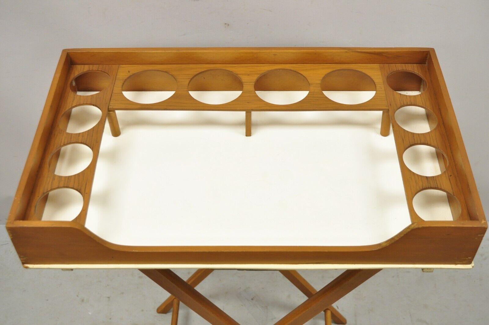 Vintage Mid Century Modern Folding Bar Cart Stand with Serving Tray In Good Condition For Sale In Philadelphia, PA