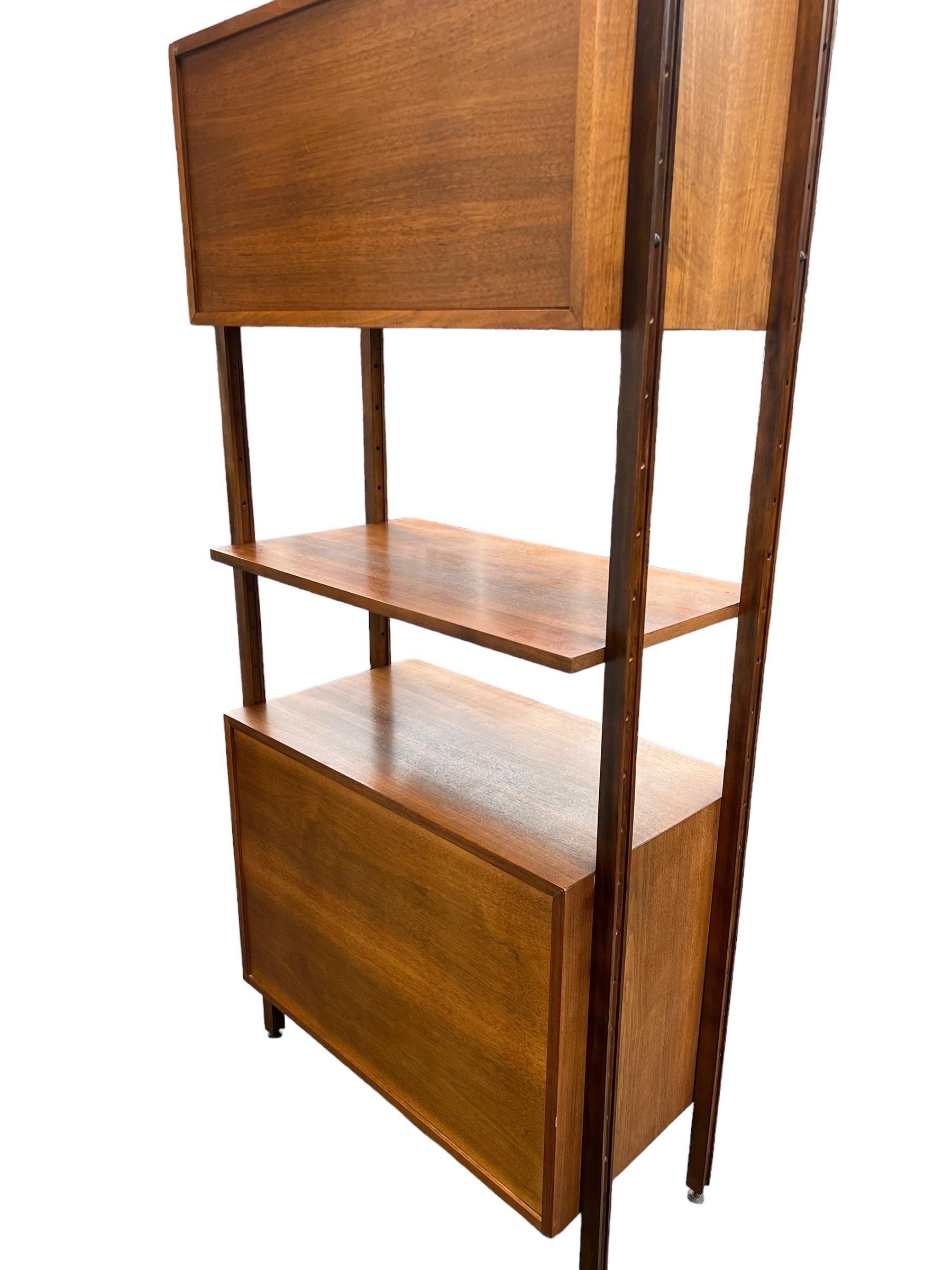 Late 20th Century Vintage Mid Century Modern Free Standing Bookshelf or Storage Cabinet  For Sale
