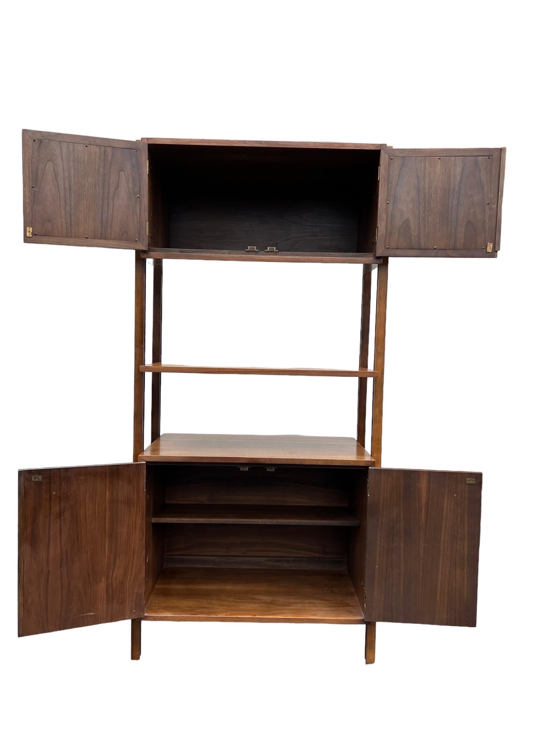 Vintage Mid Century Modern Free Standing Bookshelf or Storage Cabinet  For Sale 1