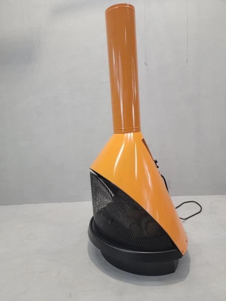 Vintage Mid Century Modern Freestanding Electric Cone Fireplace in Orange In Good Condition In Chicago, IL