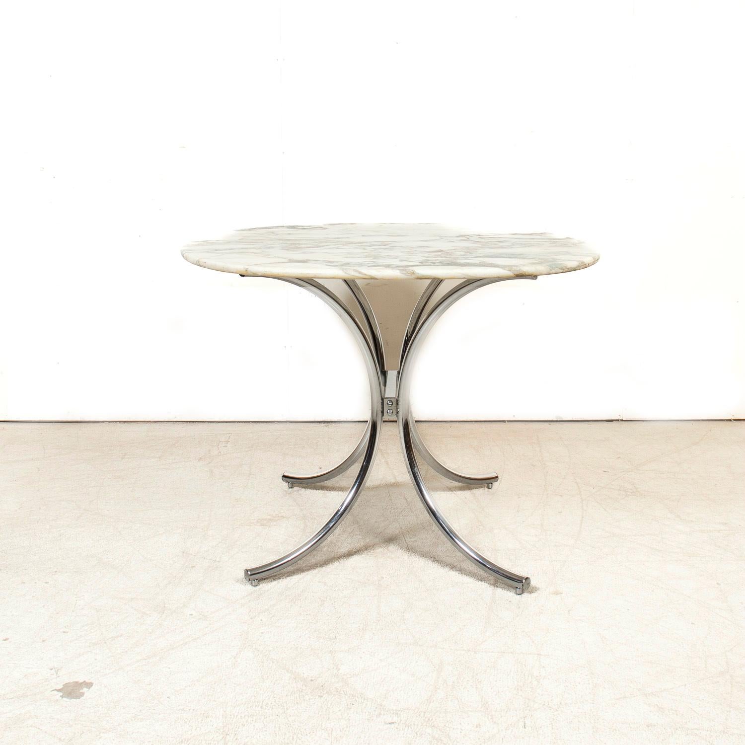 Französischer Vintage-Esstisch mit ovaler Marmorplatte und Chromsockel, Mid-Century Modern im Angebot 6