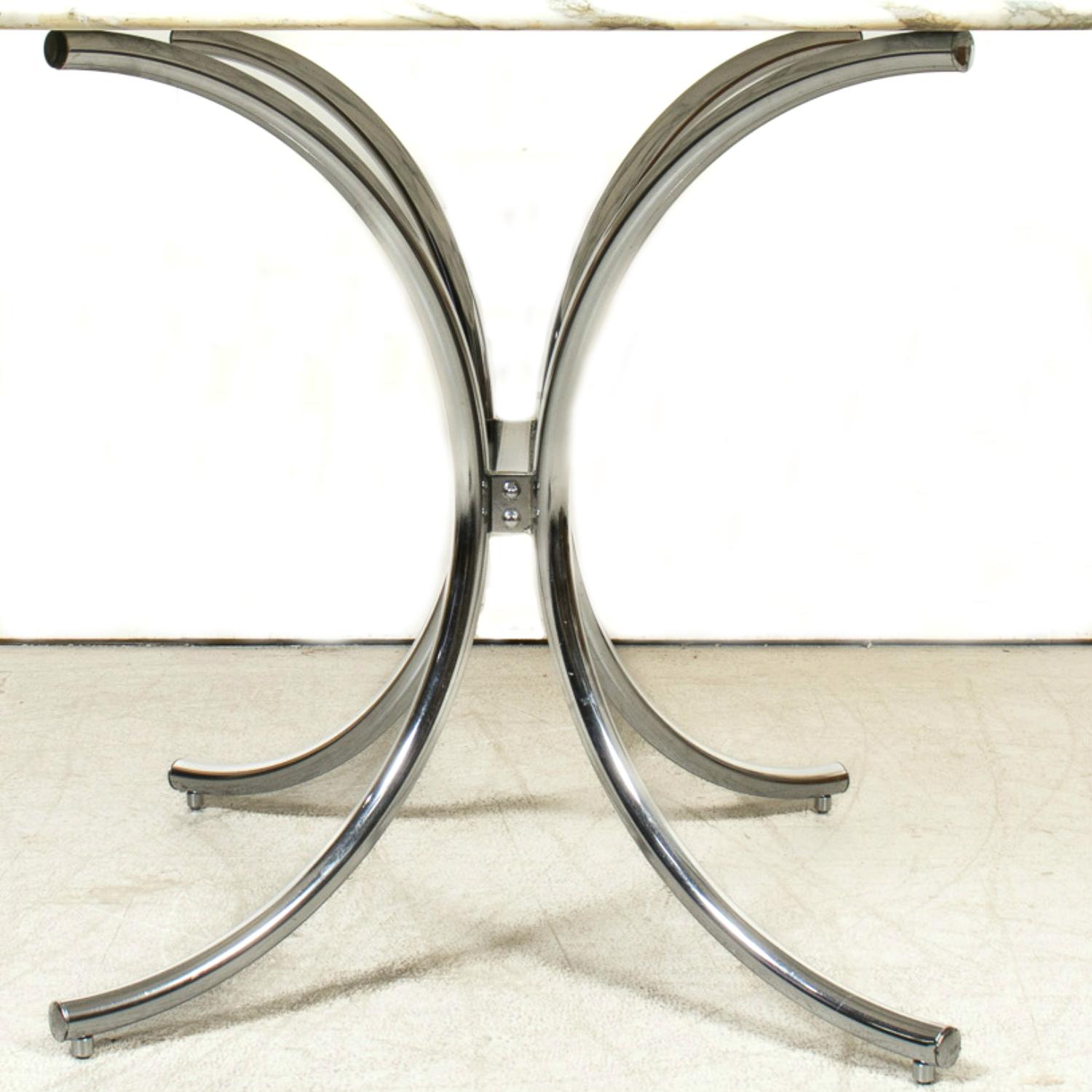 Französischer Vintage-Esstisch mit ovaler Marmorplatte und Chromsockel, Mid-Century Modern im Angebot 8