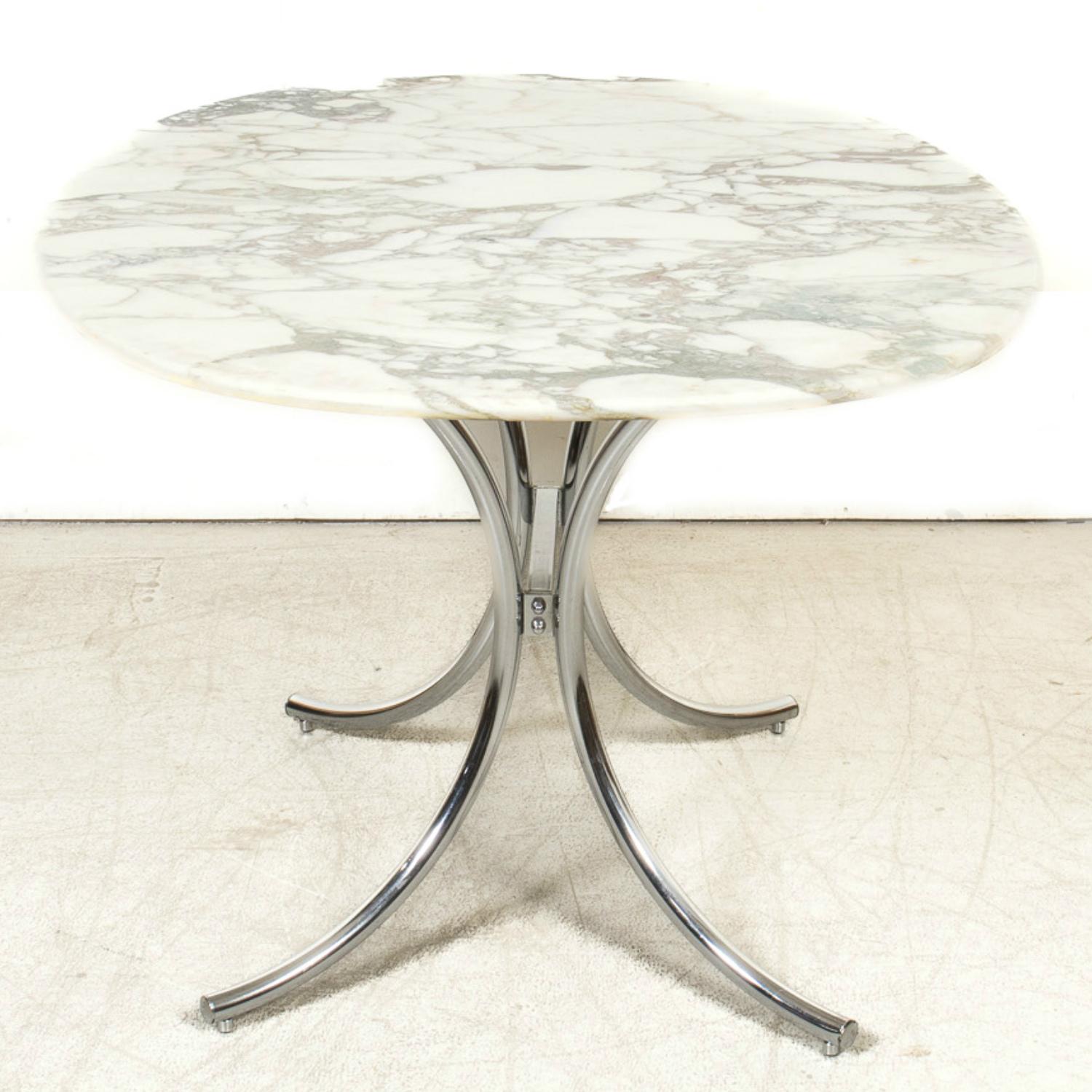 Französischer Vintage-Esstisch mit ovaler Marmorplatte und Chromsockel, Mid-Century Modern im Angebot 4