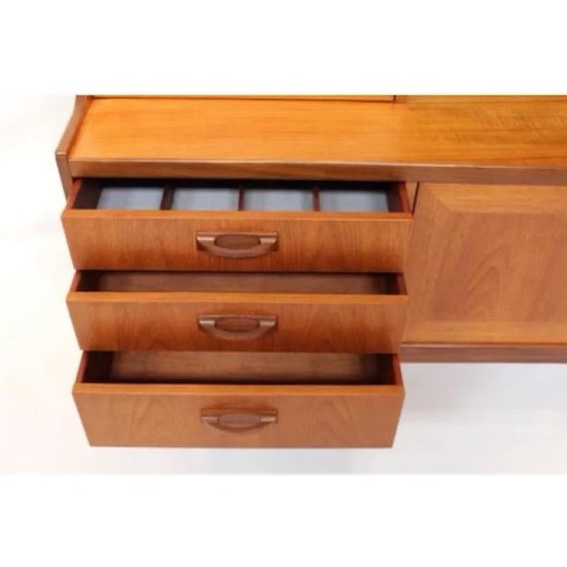 Fine XX secolo Vintage Mid Century Modern G-Plan Tavola laterale o mobile da bar in vendita