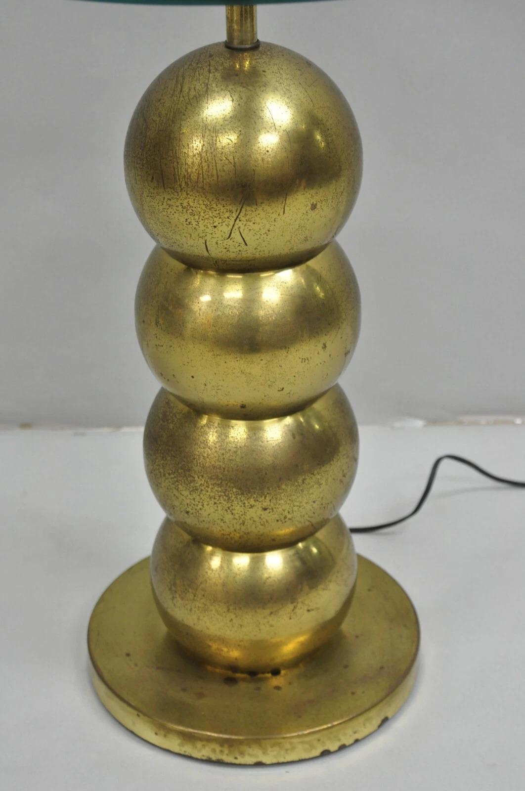 Vintage Mid Century Modern George Kovacs Lámpara de pie de mesa lateral con bola de latón apilada Moderno de mediados de siglo en venta