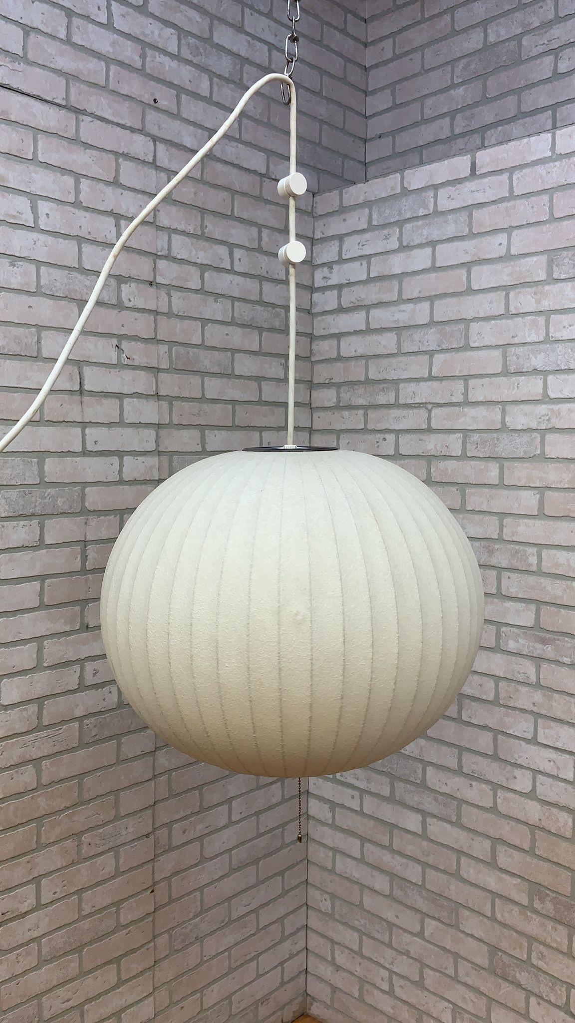 Mid-Century Modern Vintage Mid Century Modern George Nelson Ball Pendant Bubble Lamp For Sale