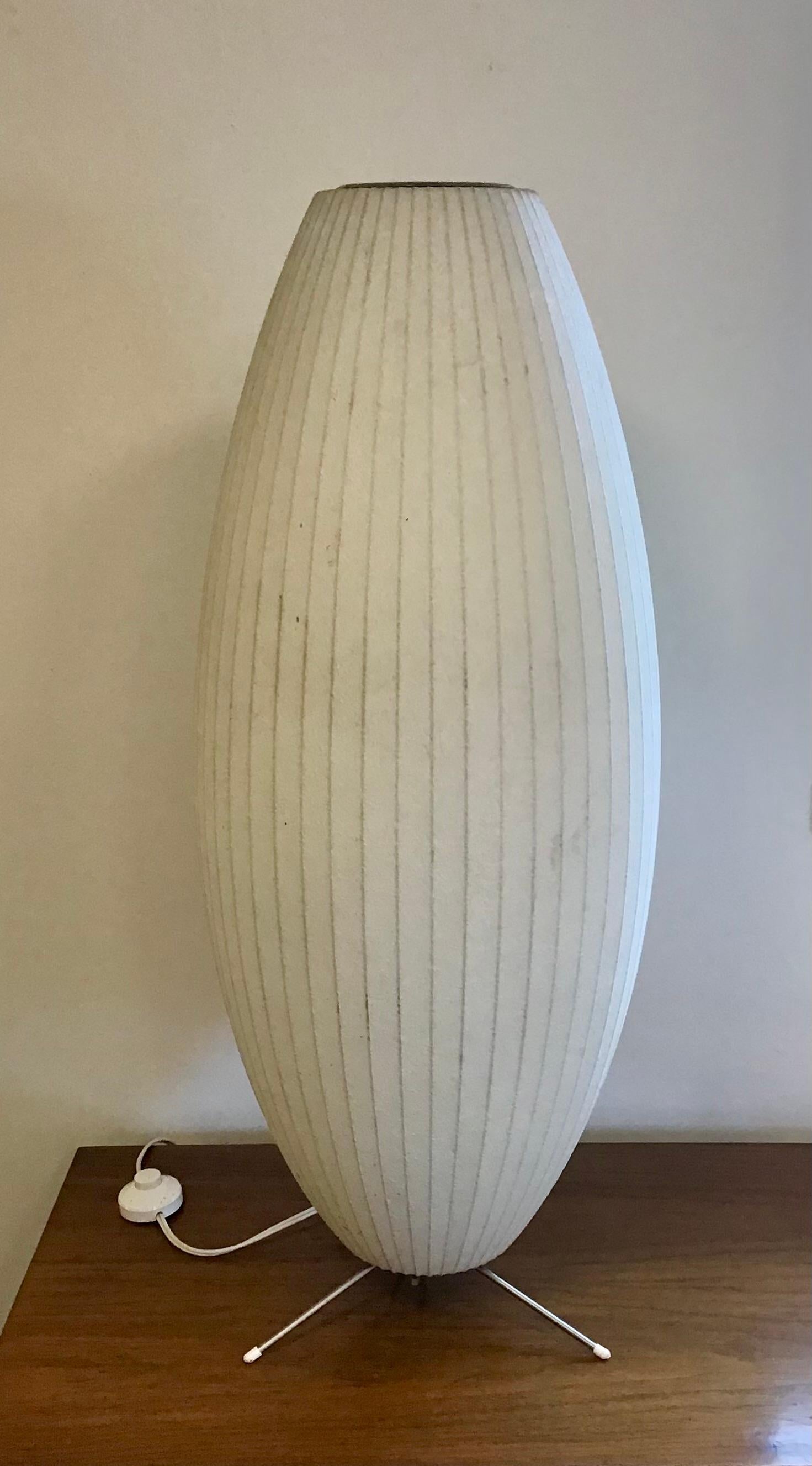 Mid-Century Modern Lampe bulle de cigare à trois pieds George Nelson, moderne du milieu du siècle dernier