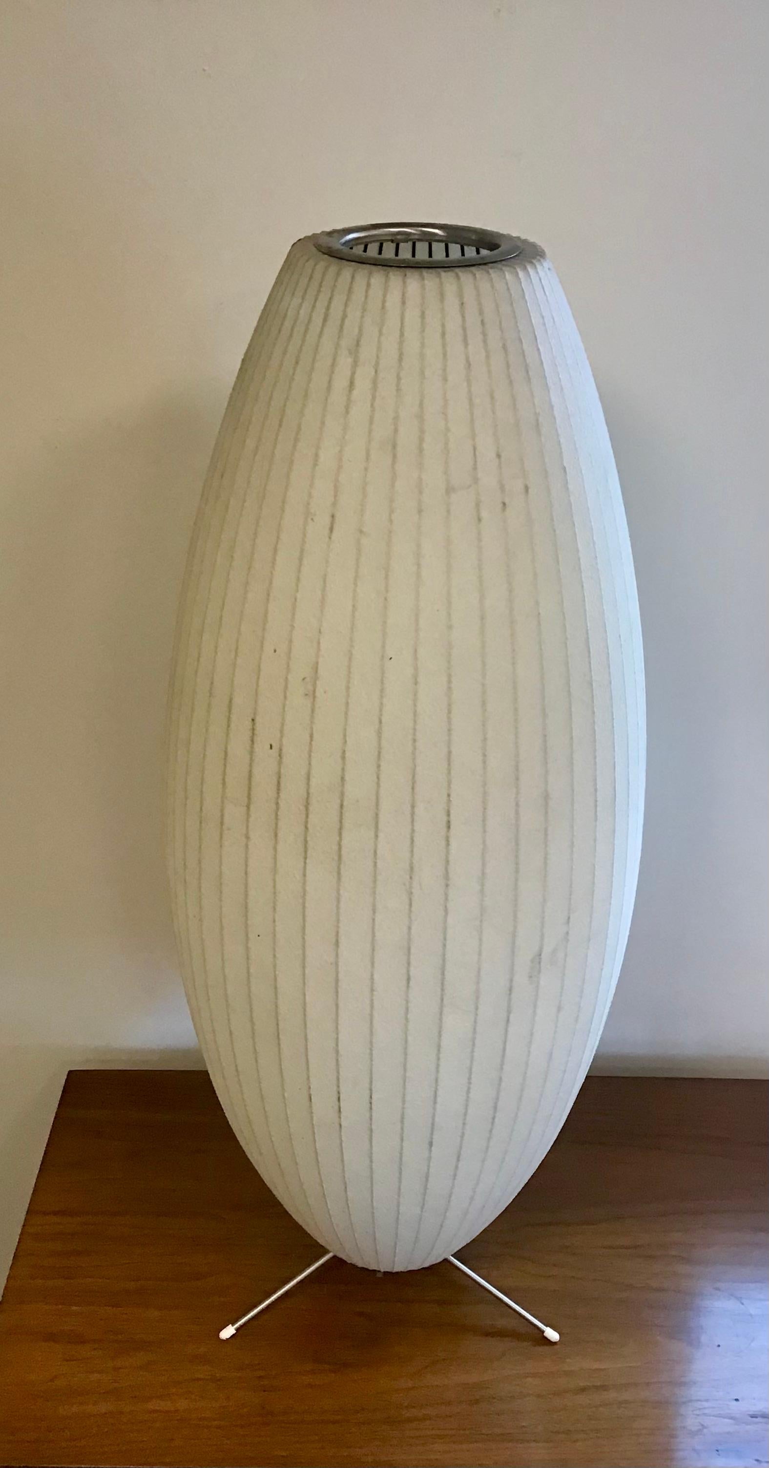 Lampe bulle de cigare à trois pieds George Nelson, moderne du milieu du siècle dernier Bon état à Wheat Ridge, CO