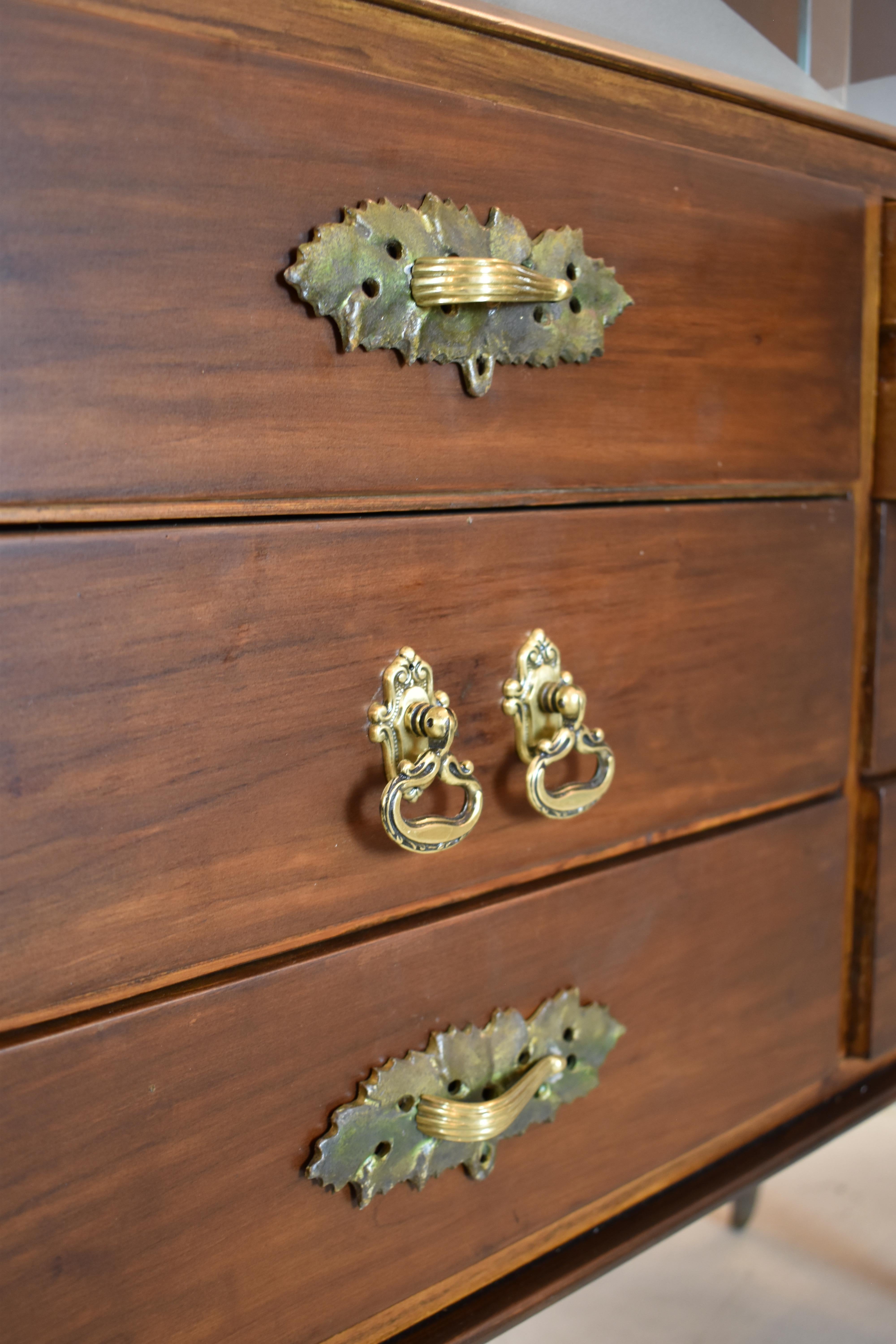 Vintage Mid-Century Modern Glass-Frosted Cabinet, Italy, 1950s For Sale 3