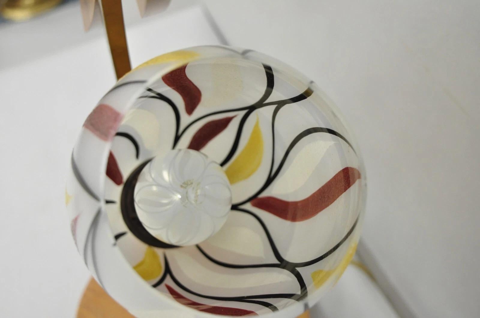 Vintage Mid Century Modern Glass Shade Walnut Tulip Leaf Tall Table Lamp For Sale 4