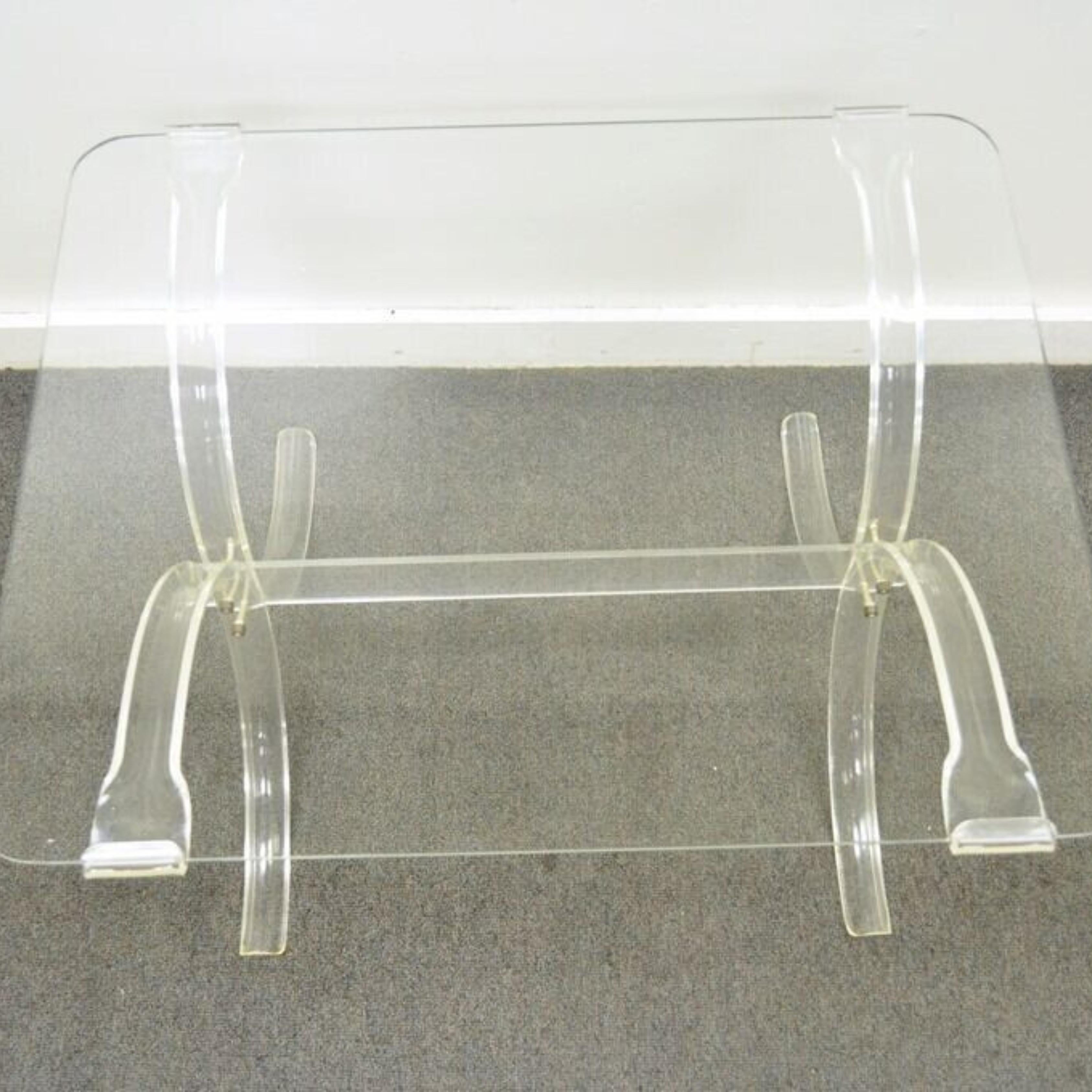 Vintage Mid Century Modern Glass Top Lucite X Form Butterfly Side End Table In Good Condition For Sale In Philadelphia, PA