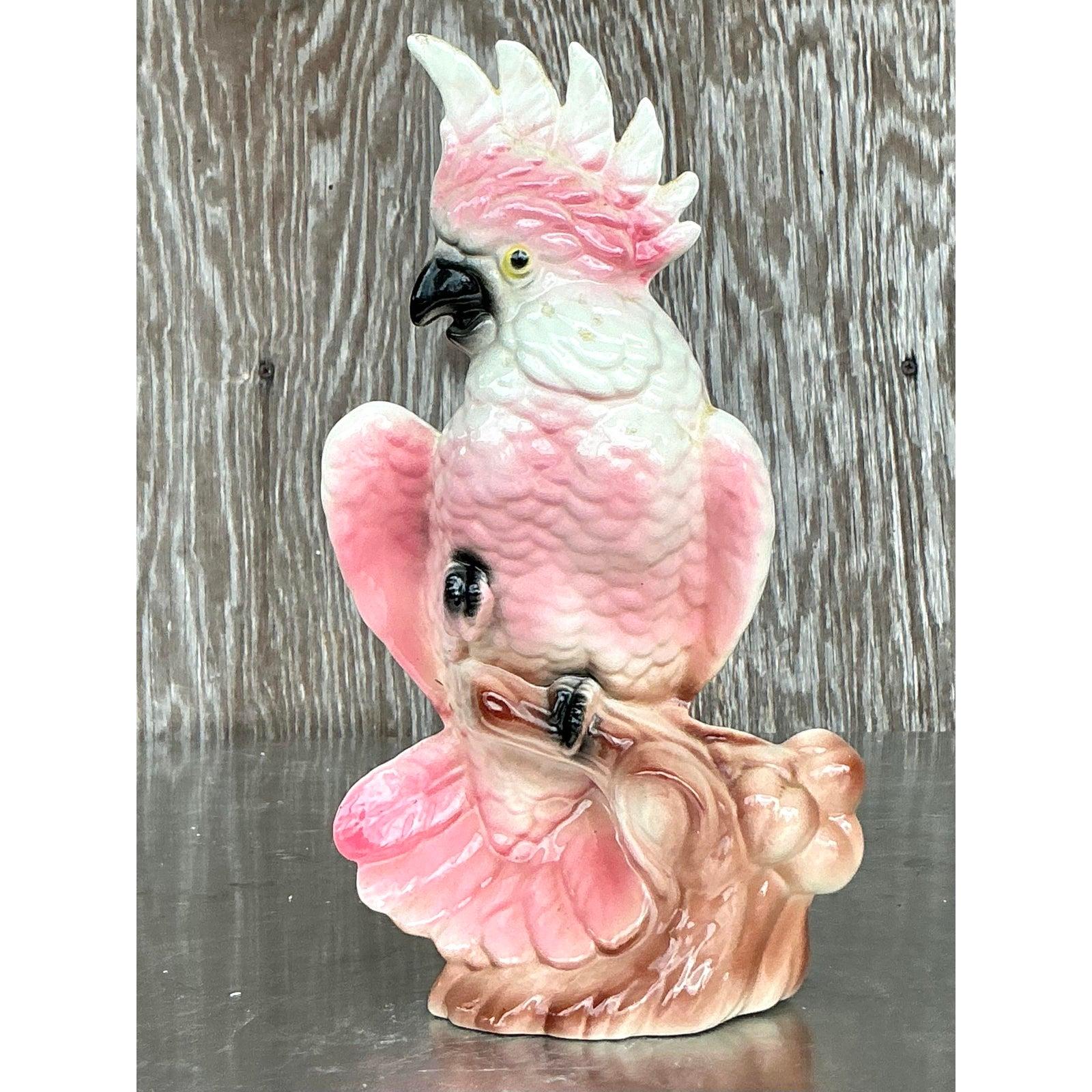 Américain Cacatoès vintage en céramique émaillée de The Modernity en vente