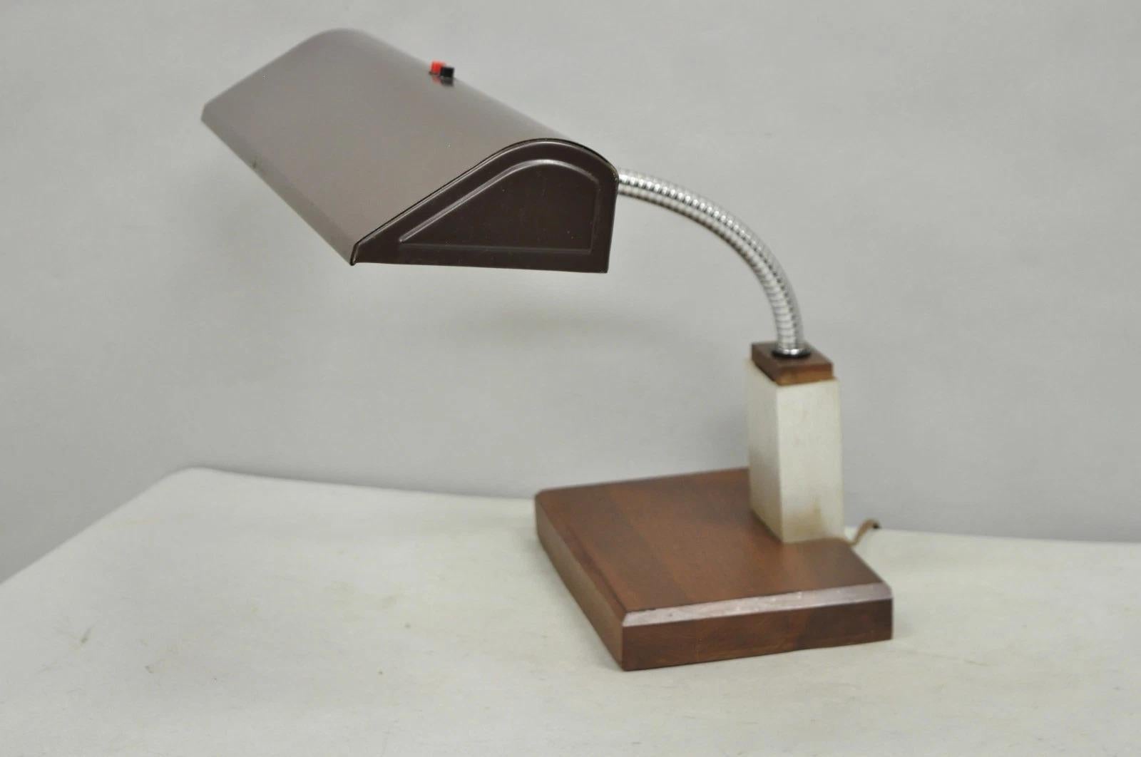 Vintage Mid Century Modern Gooseneck Walnut Base Brown Mad Men Desk Lamp For Sale 4