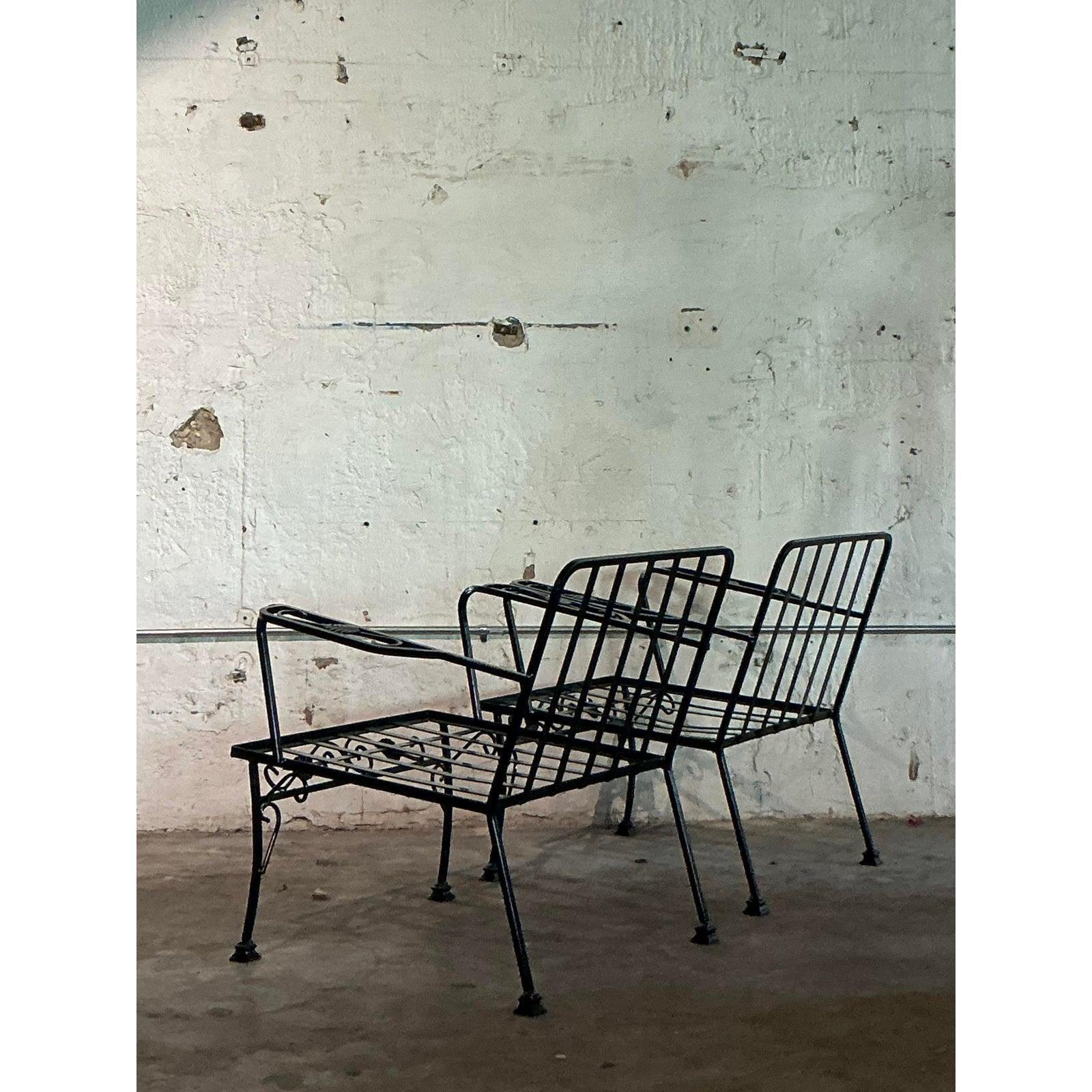 Fer forgé Chaises longues en fer forgé Vintage Mid-Century Modern Grape Vine Wrought Iron - A Pair en vente