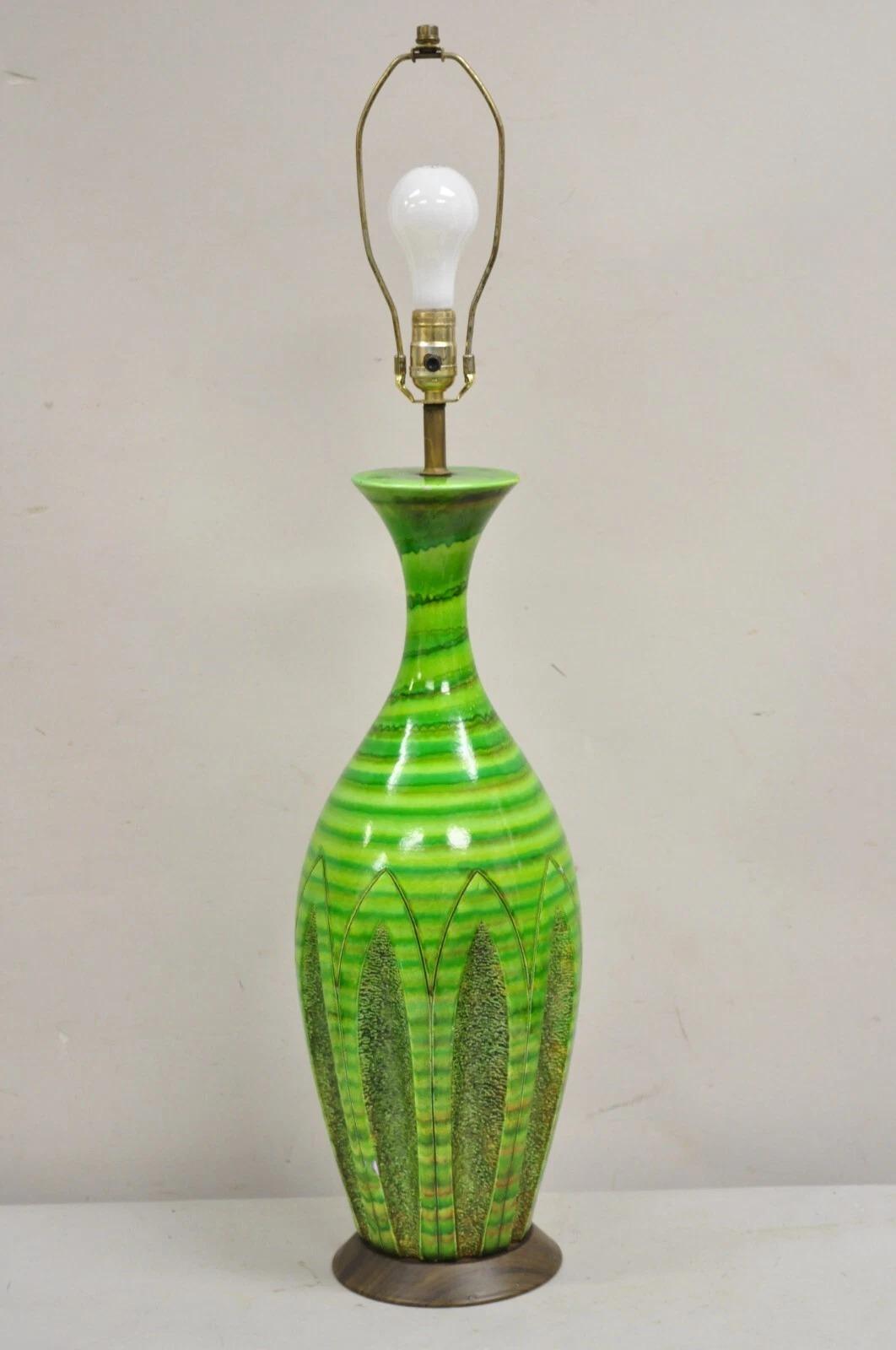 Lampe de bureau italienne vintage mi-siècle moderne en céramique vernissée lave verte en vente 5