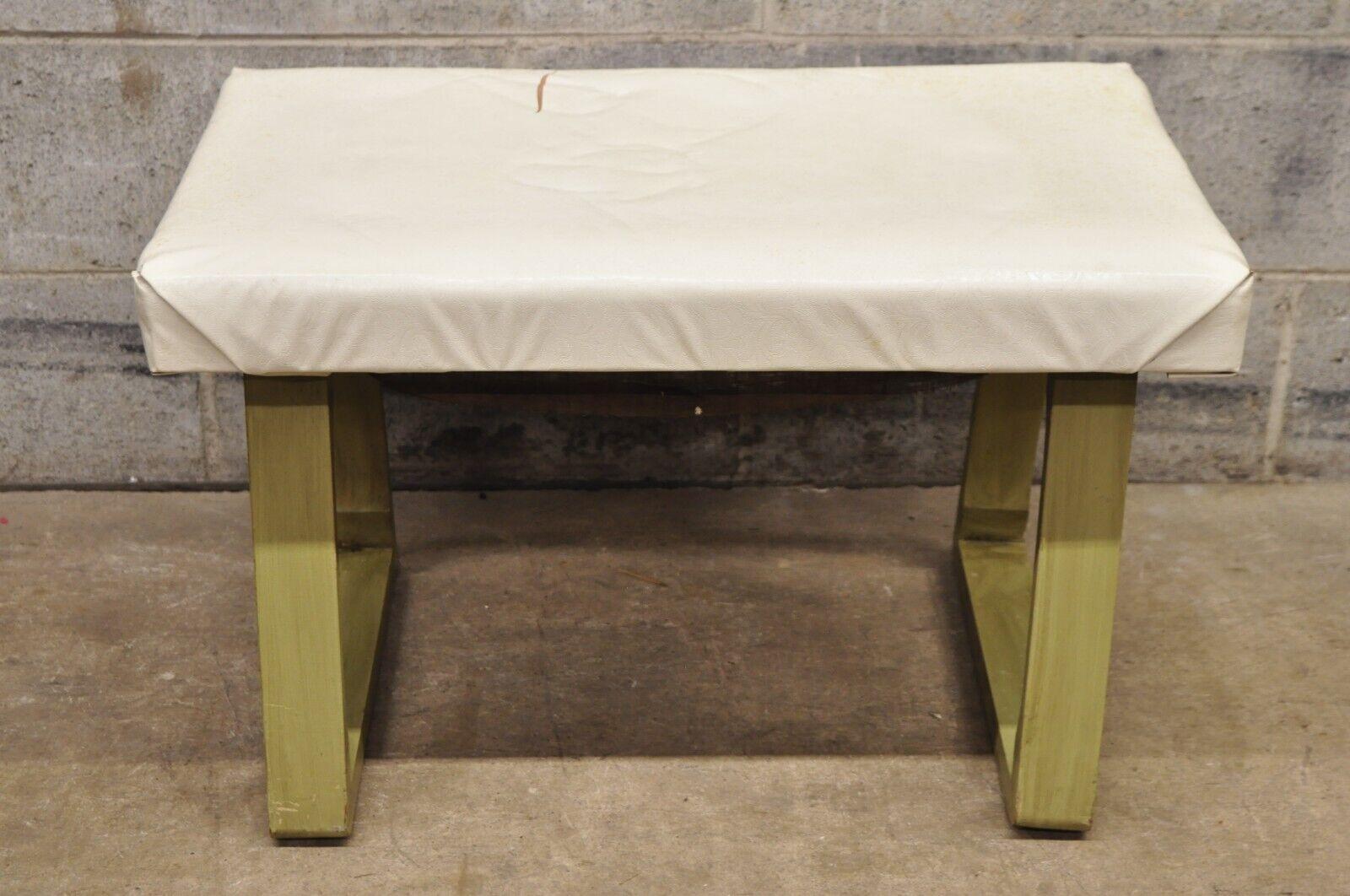 Vintage Mid-Century Modern Green Painted Art Deco Vanity Bench. Item features a green cerused painted finish, solid wood frame, beautiful wood grain, very nice vintage item, clean modernist lines. Circa Mid 20th Century. Measurements: 16.5