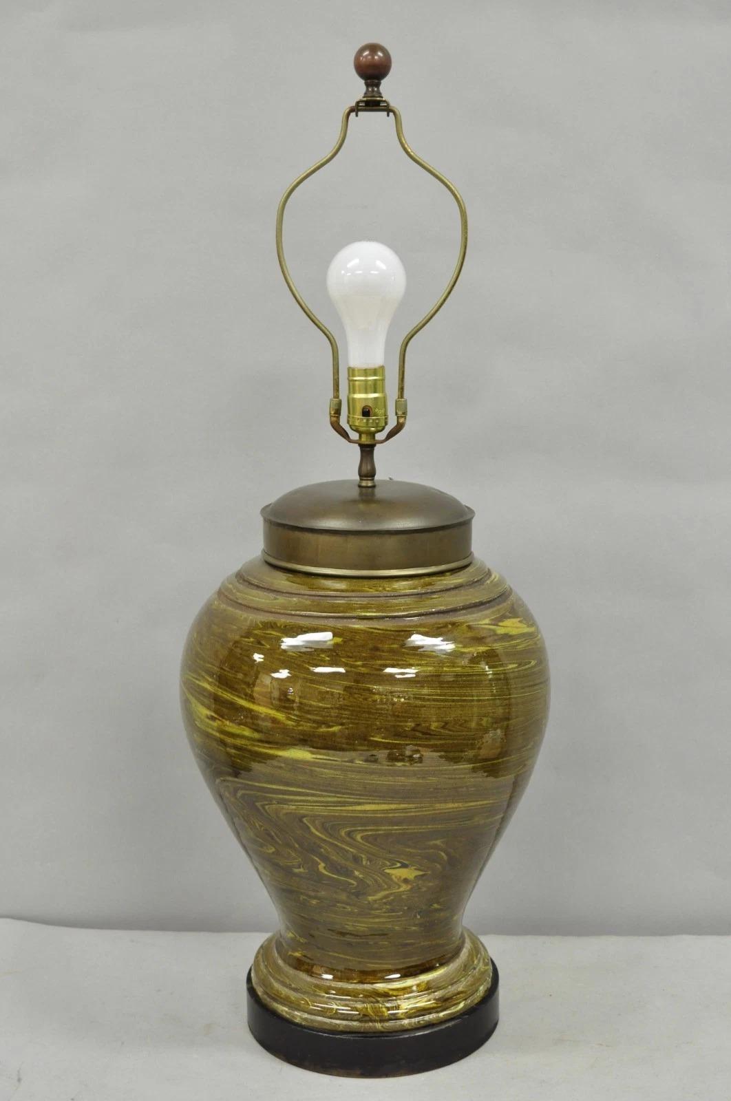 Vintage Mid Century Modern Green Swirl Glazed Ceramic Jardiniere Table Lamp en vente 5