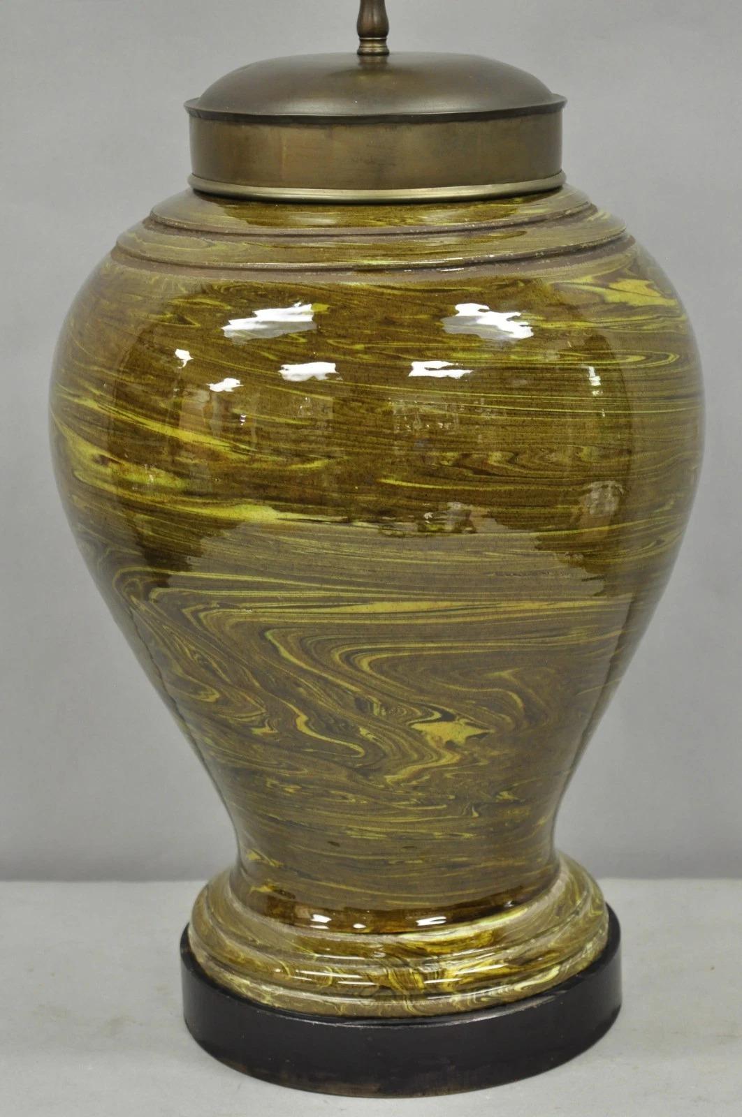 Mid-Century Modern Vintage Mid Century Modern Green Swirl Glazed Ceramic Jardiniere Table Lamp en vente