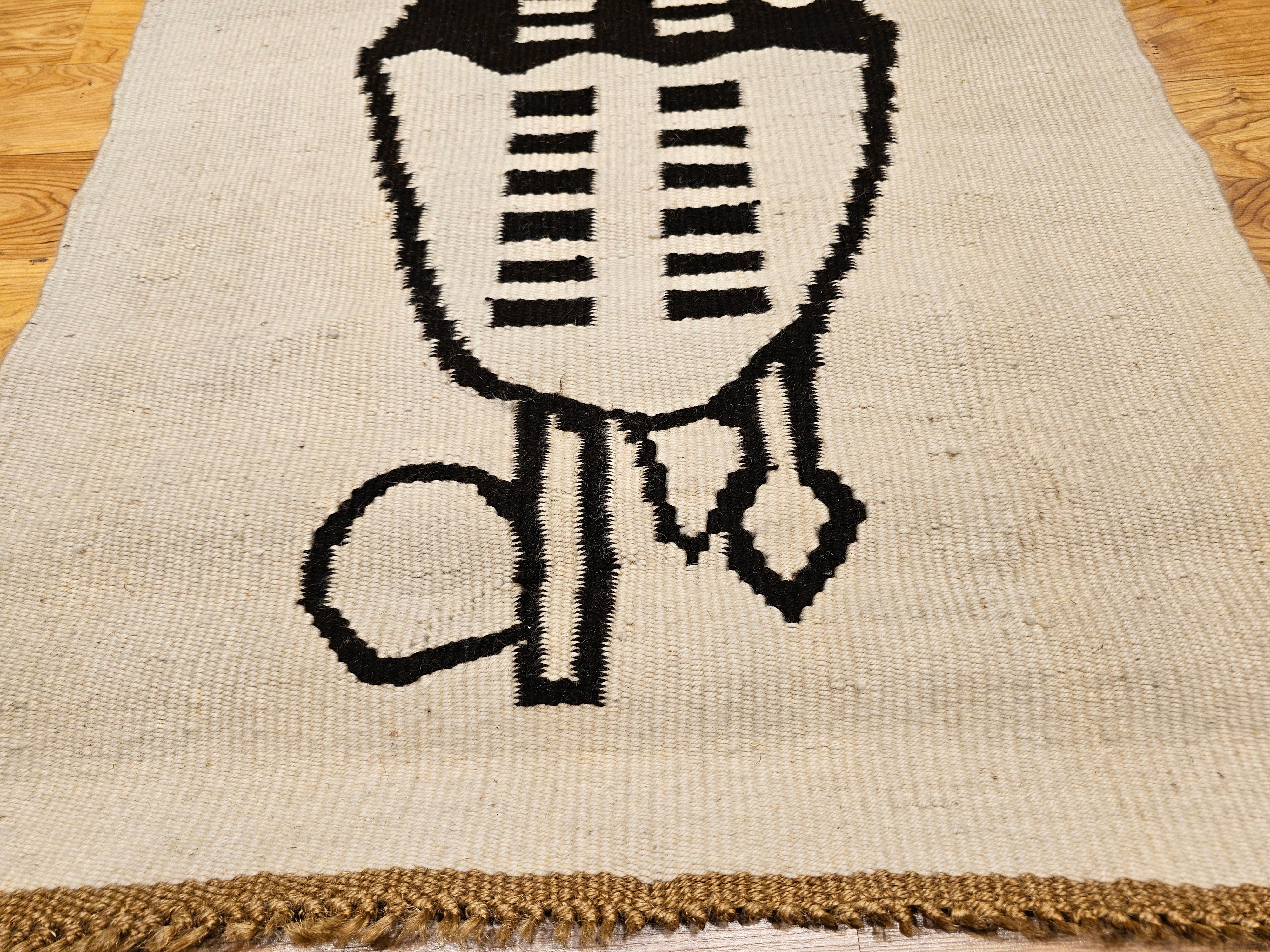 Vintage Mid Century Modern Hand Woven Tapestry Wall Art In Good Condition For Sale In Barrington, IL