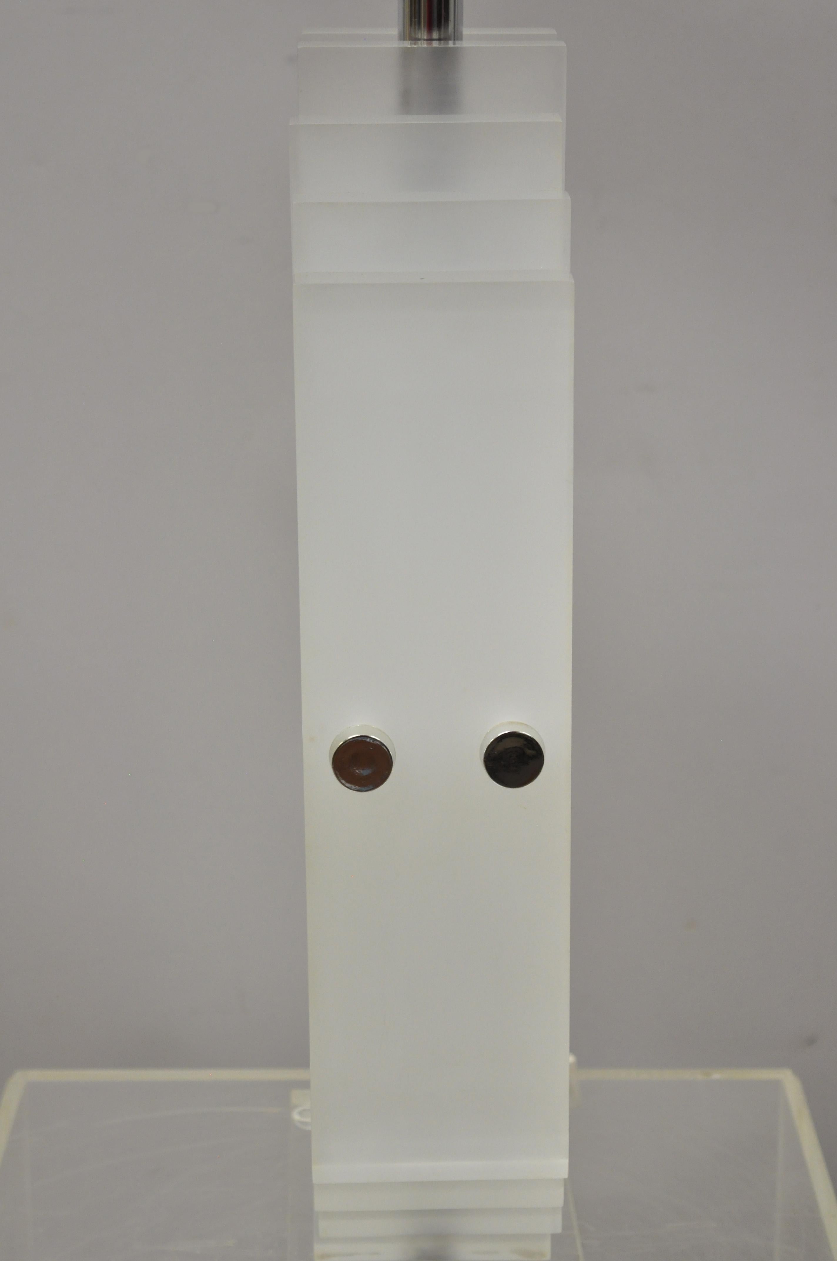 Vintage Mid-Century Modern Heavy Stacked Lucite Karl Springer Style Table Lamp In Good Condition In Philadelphia, PA