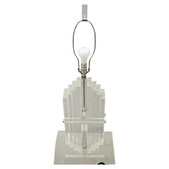 Schwere gestapelte Wolkenkratzer-Tischlampe aus Lucite, Mid-Century Modern