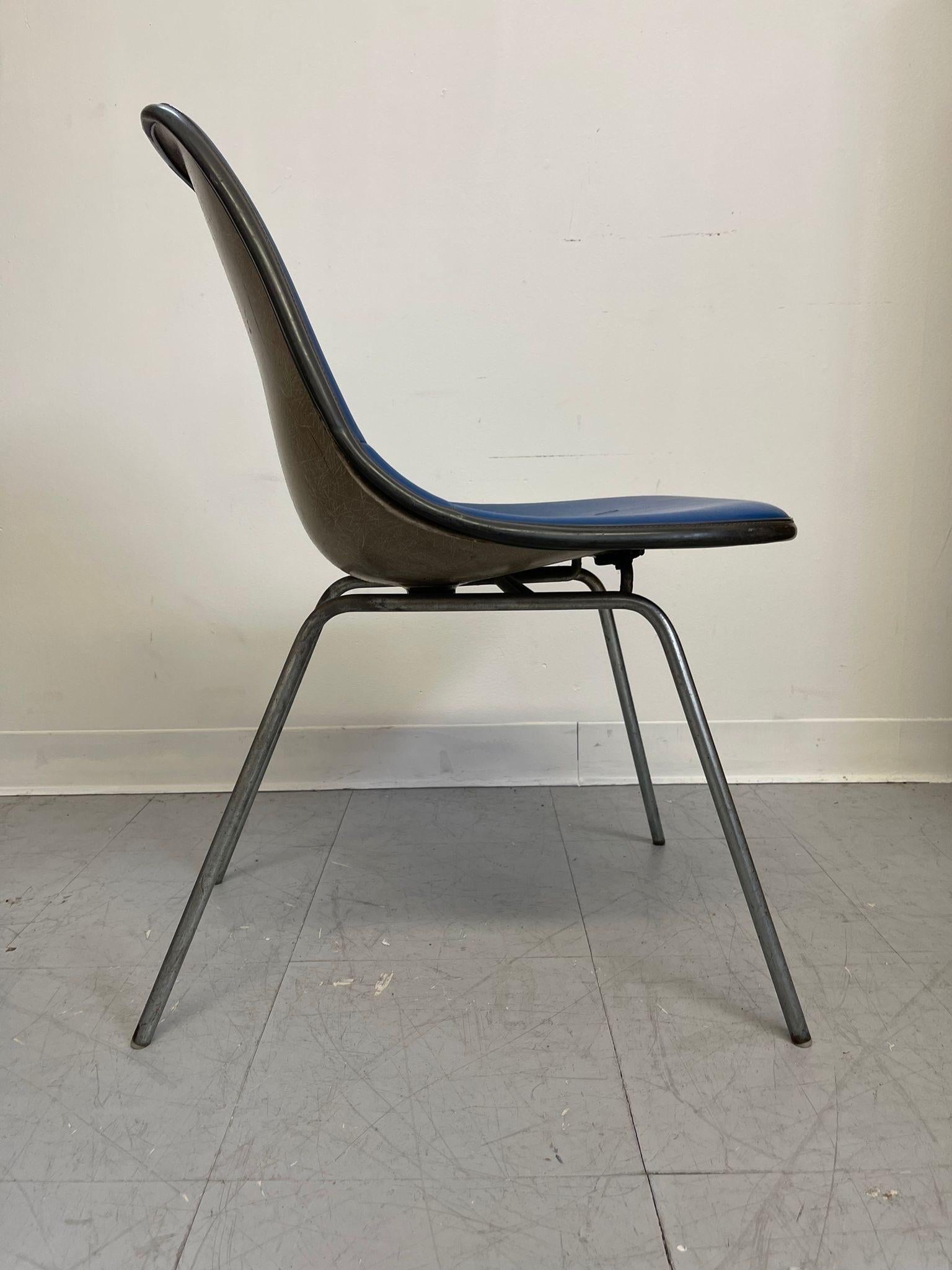 Vintage Mid Century Modern Herman Miller Blue Chair For Sale 2