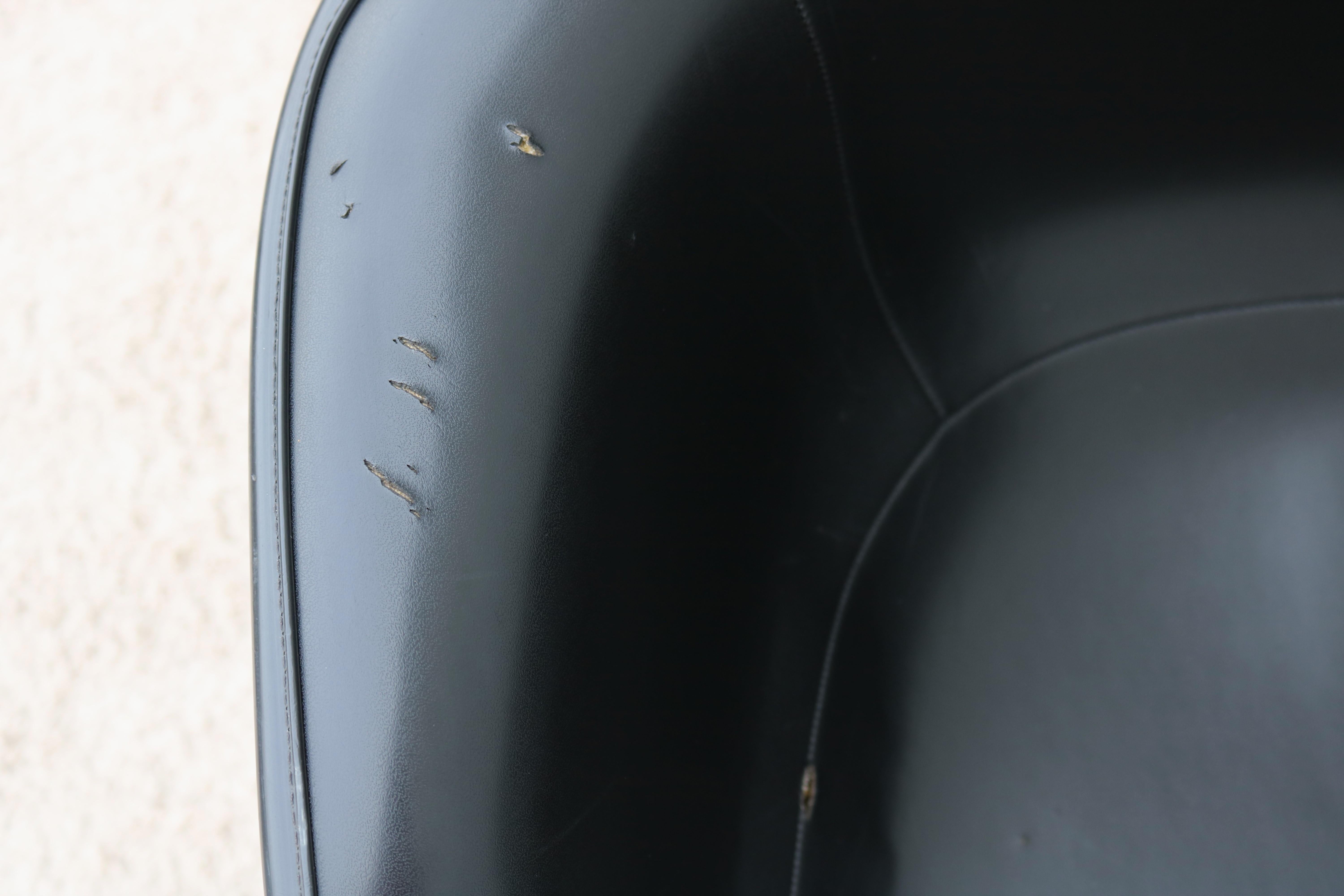 Vintage Mid-Century Modern Herman Miller Eames Molded Fiberglass Black Armchair For Sale 10