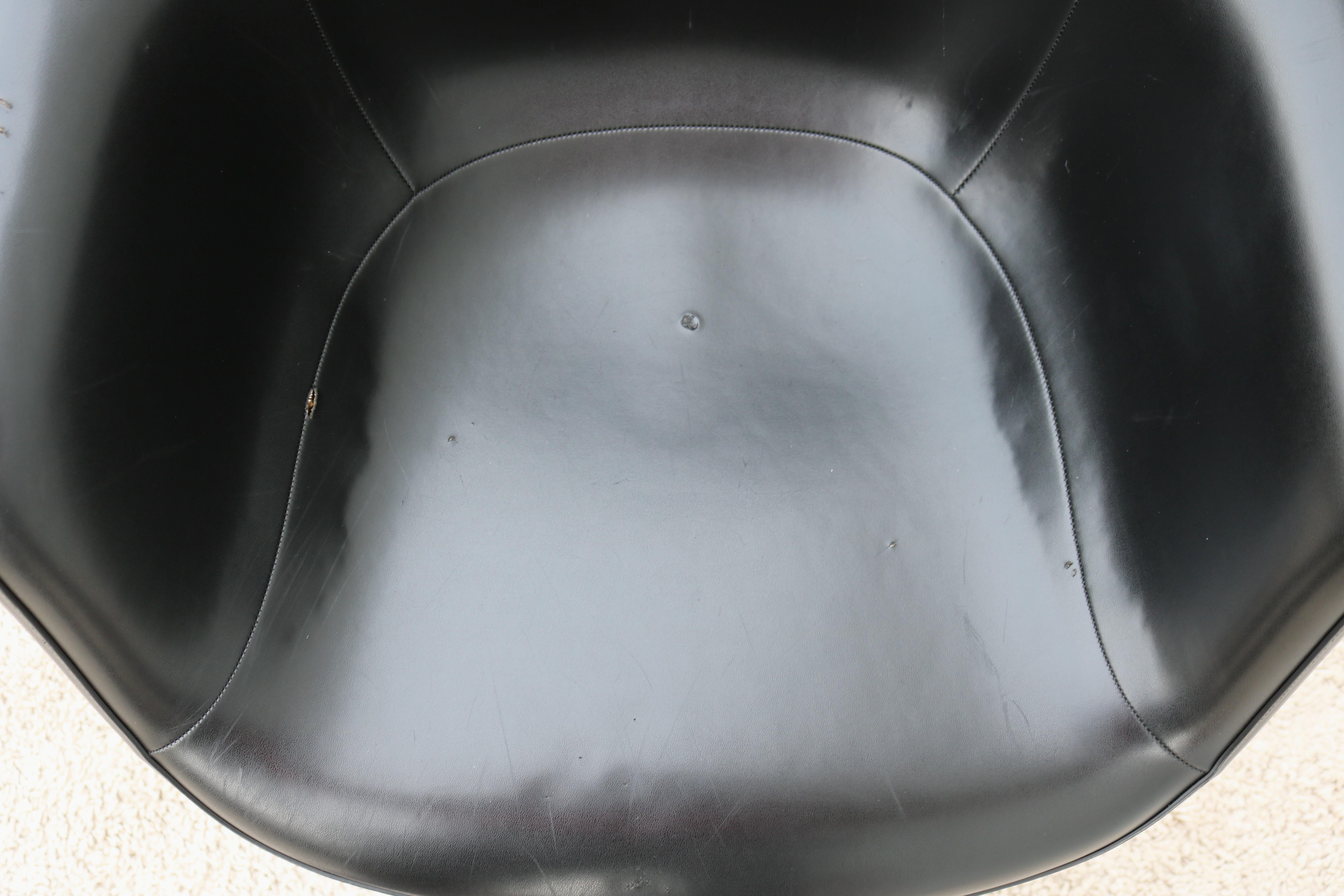Vintage Mid-Century Modern Herman Miller Eames Molded Fiberglass Black Armchair For Sale 11