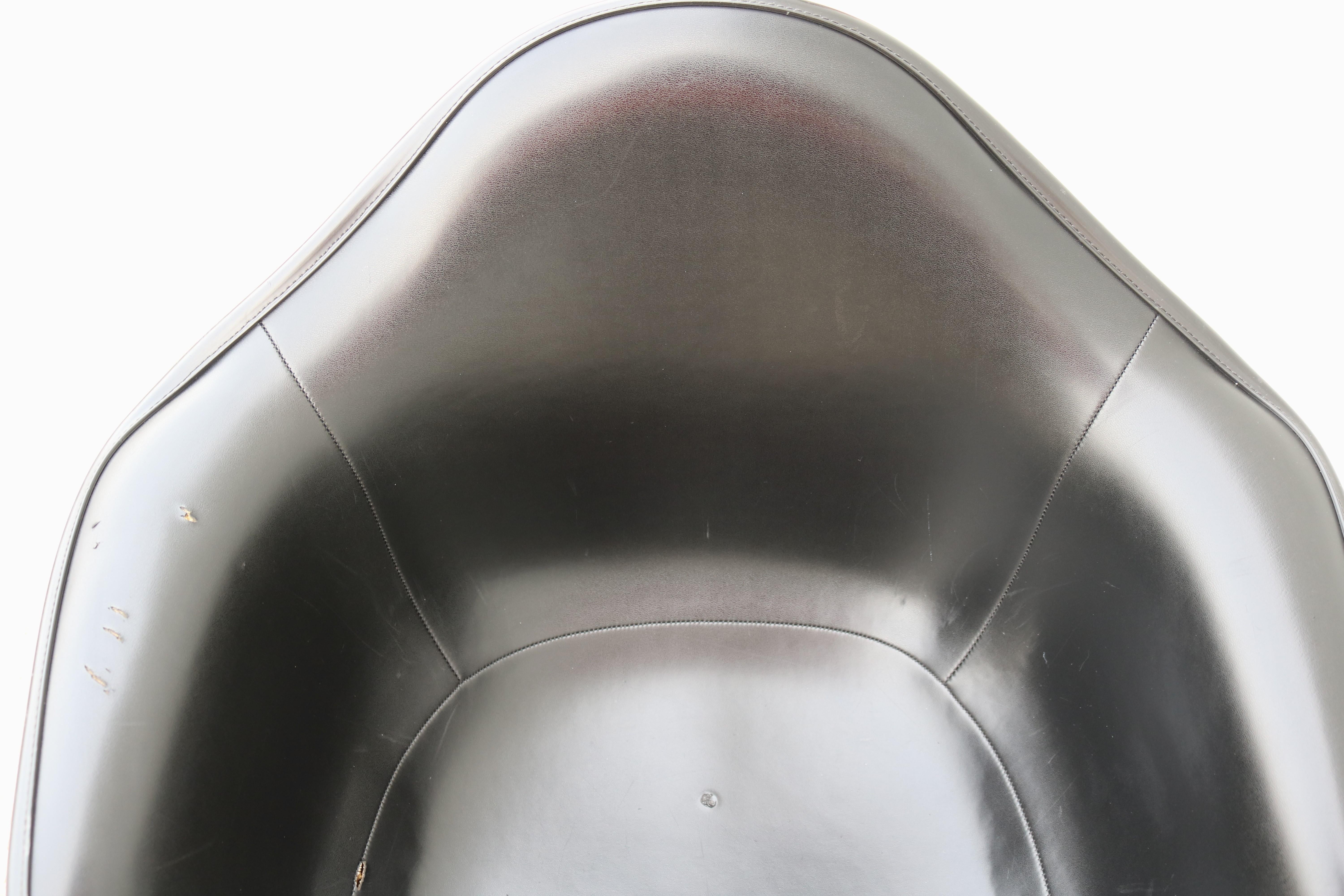 Vintage Mid-Century Modern Herman Miller Eames Molded Fiberglass Black Armchair For Sale 12