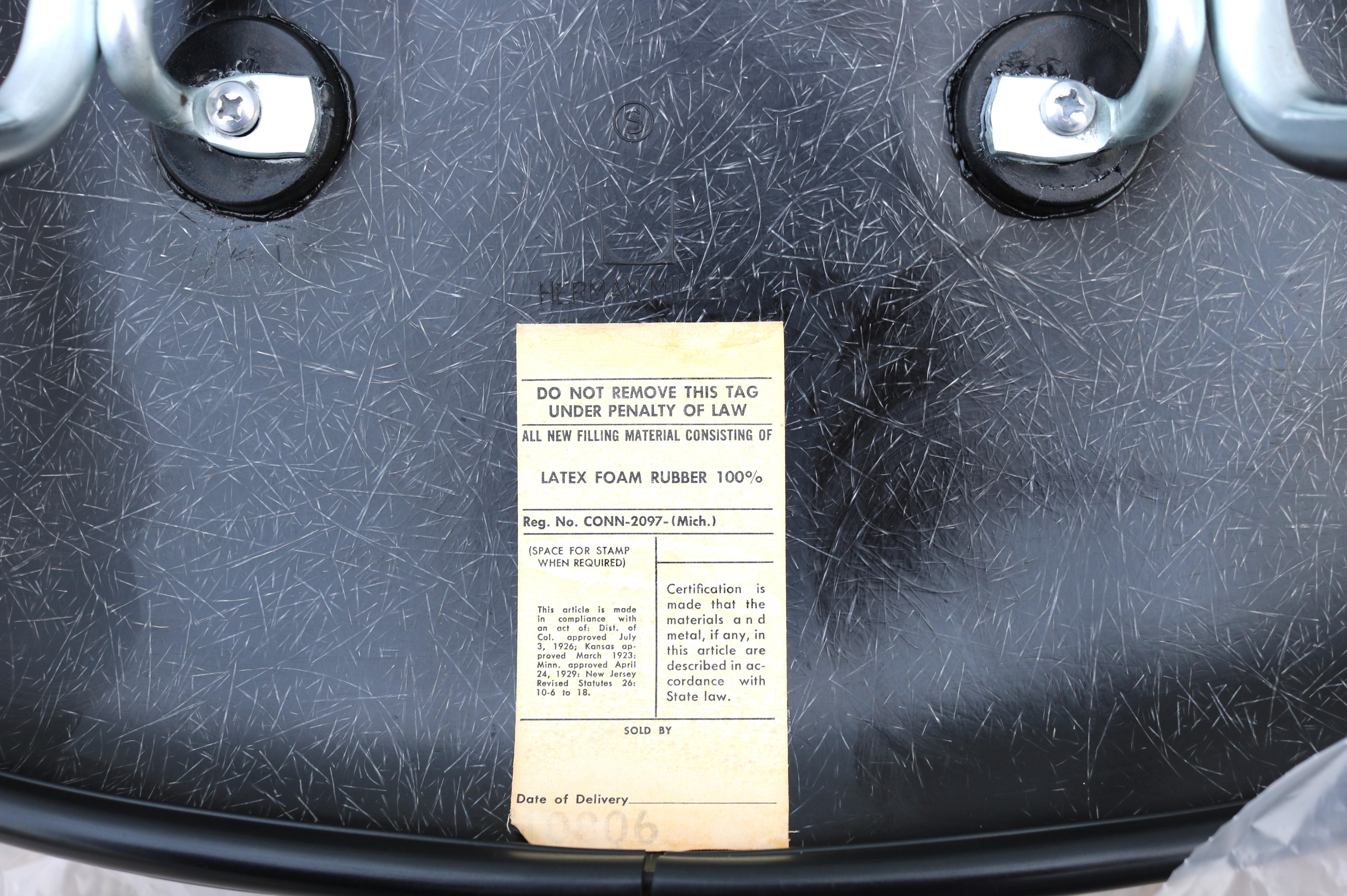 Vintage Mid-Century Modern Herman Miller Eames Molded Fiberglass Black Armchair For Sale 13