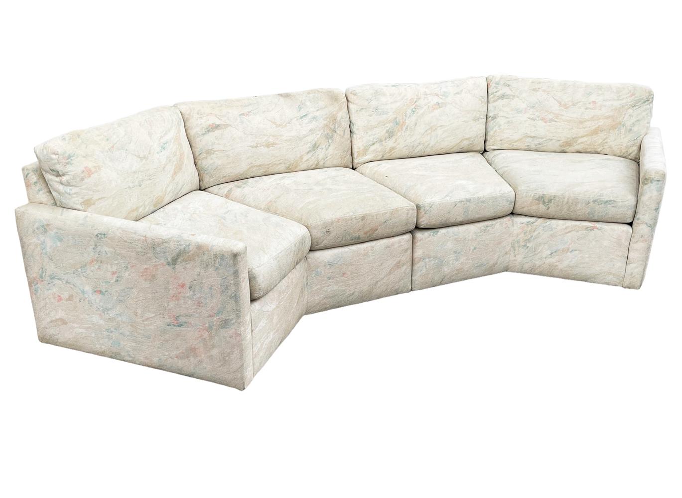 Sofa sectionnel hexagonal incurvé moderne du milieu du siècle dernier d'après Harvey Probber Bon état - En vente à Philadelphia, PA