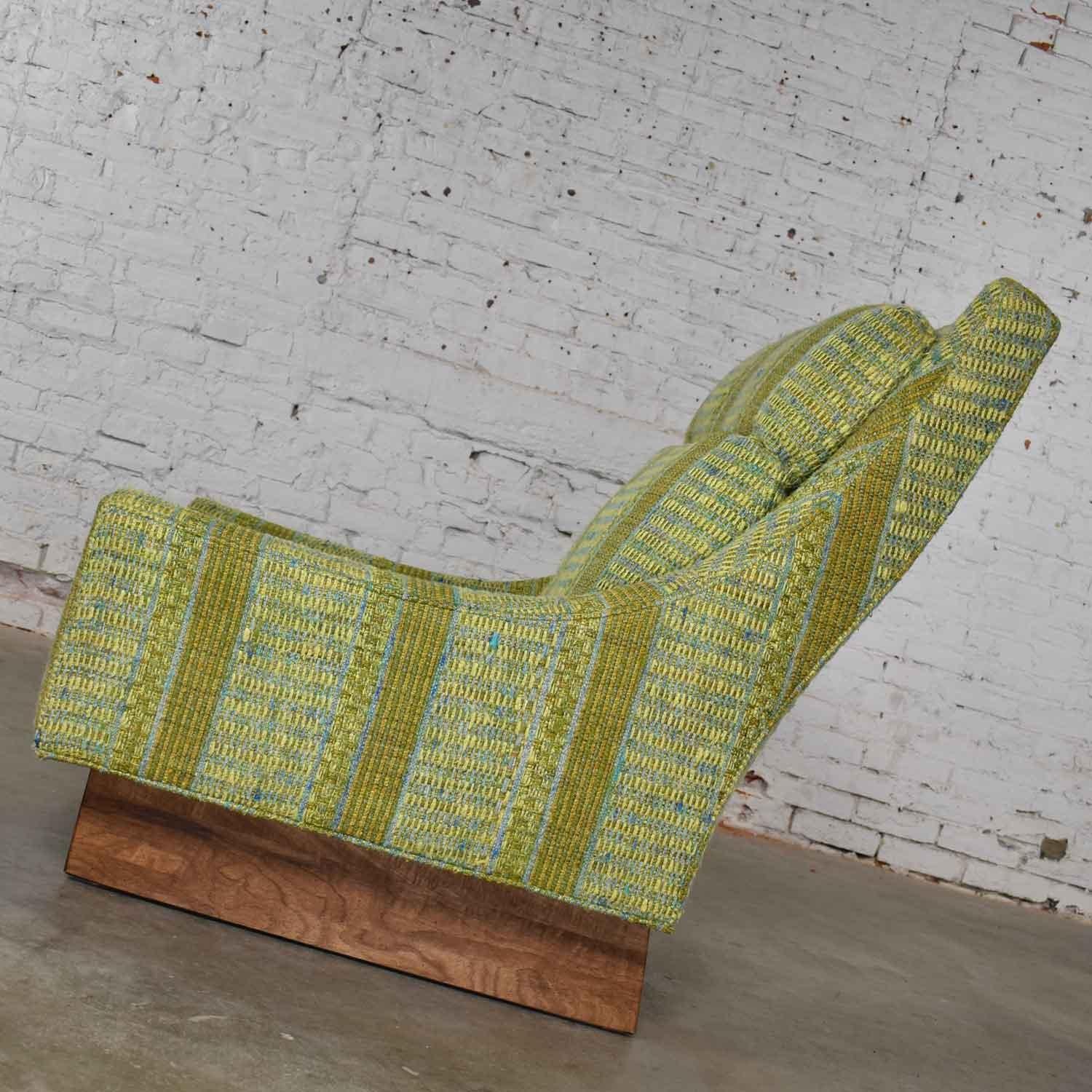 Vintage Mid-Century Modern High Back Lounge Chair von Flair Division of Bernhardt im Zustand „Gut“ in Topeka, KS